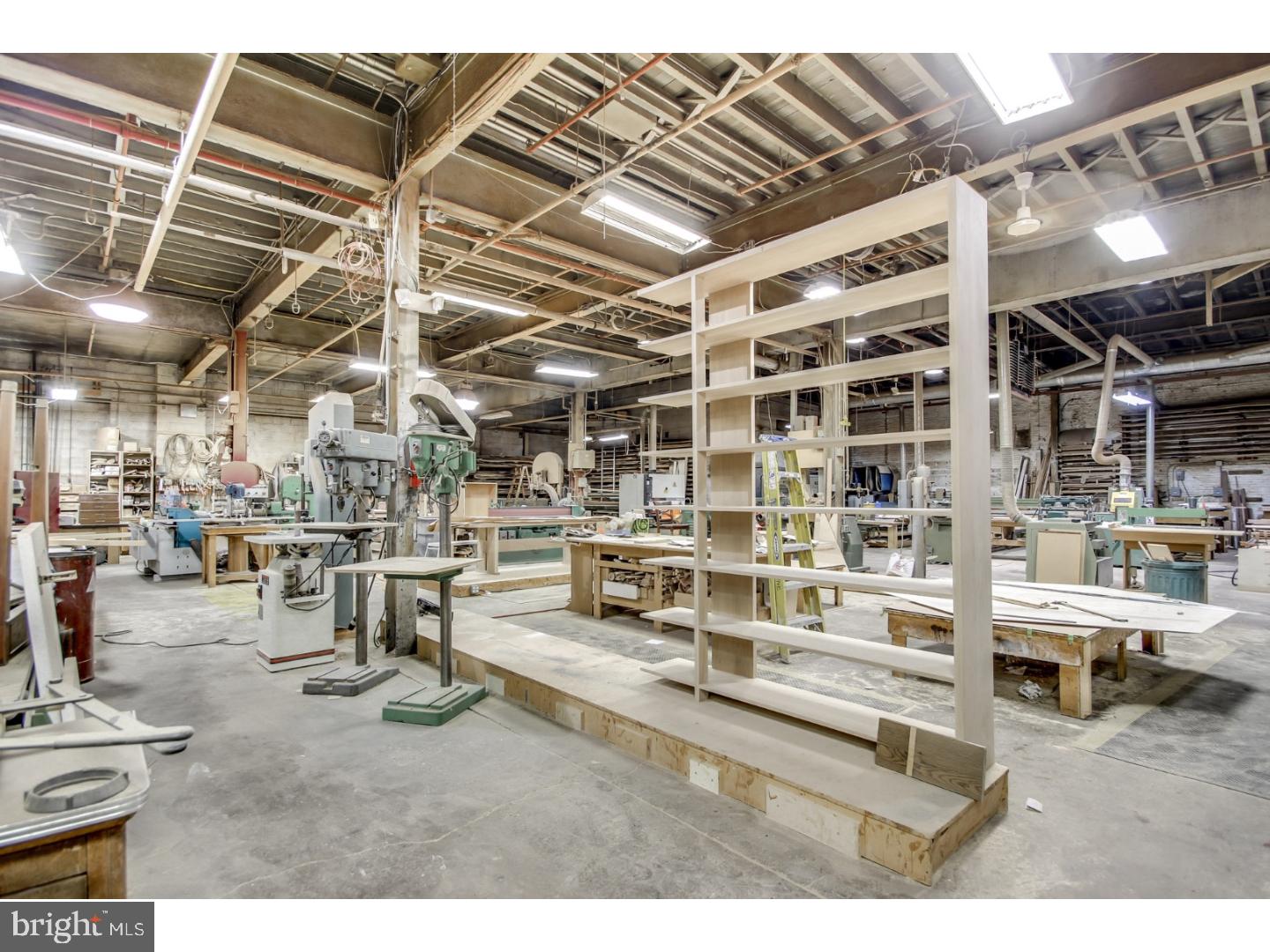 KENSINGTON - Commercial Sale