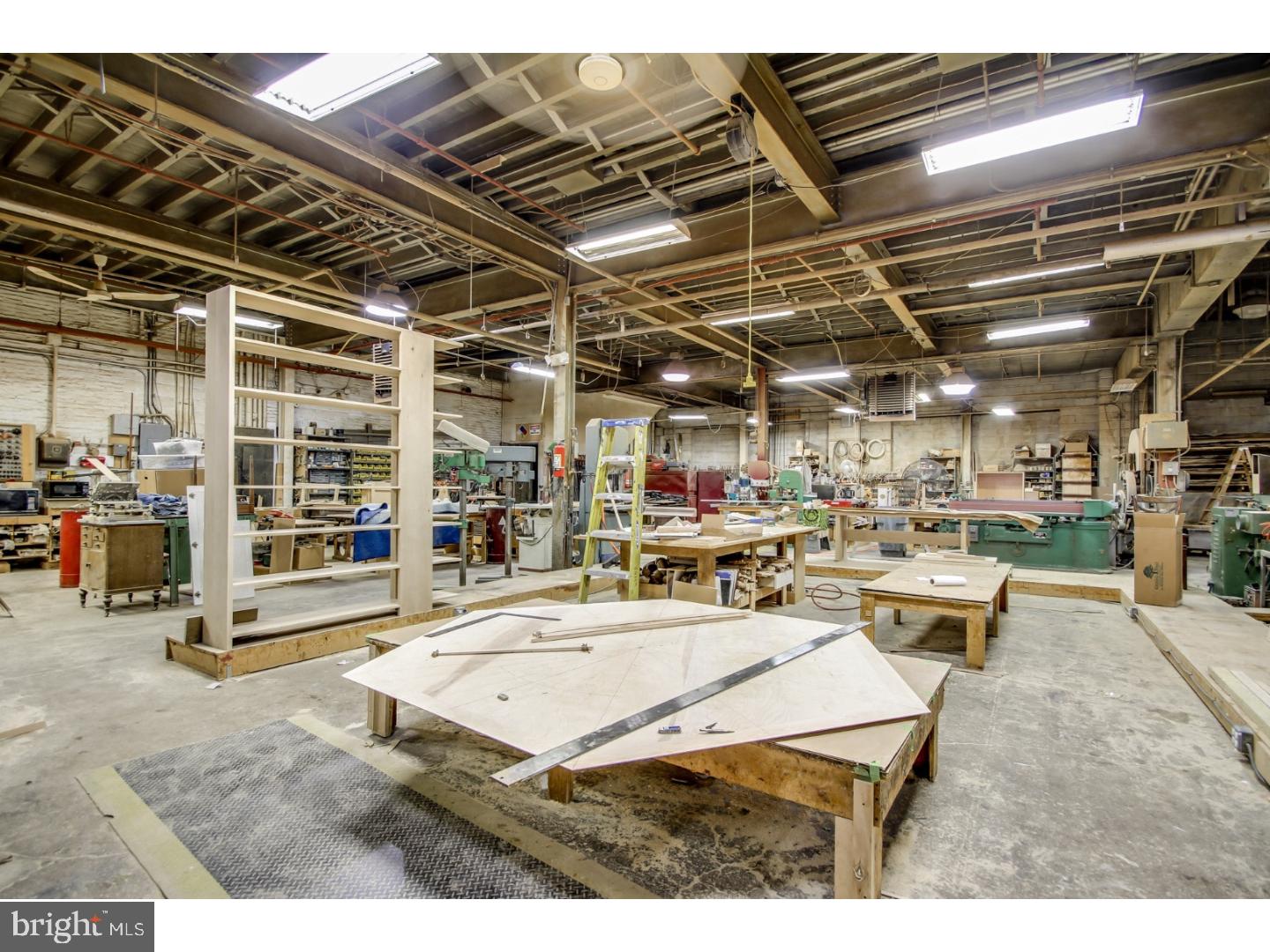 KENSINGTON - Commercial Sale
