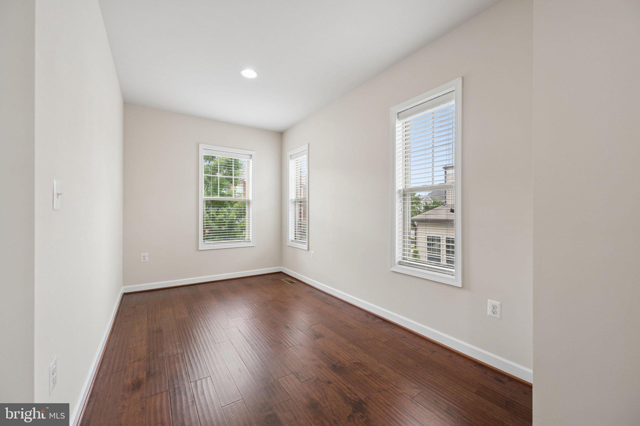 BRAMBLETON - Residential
