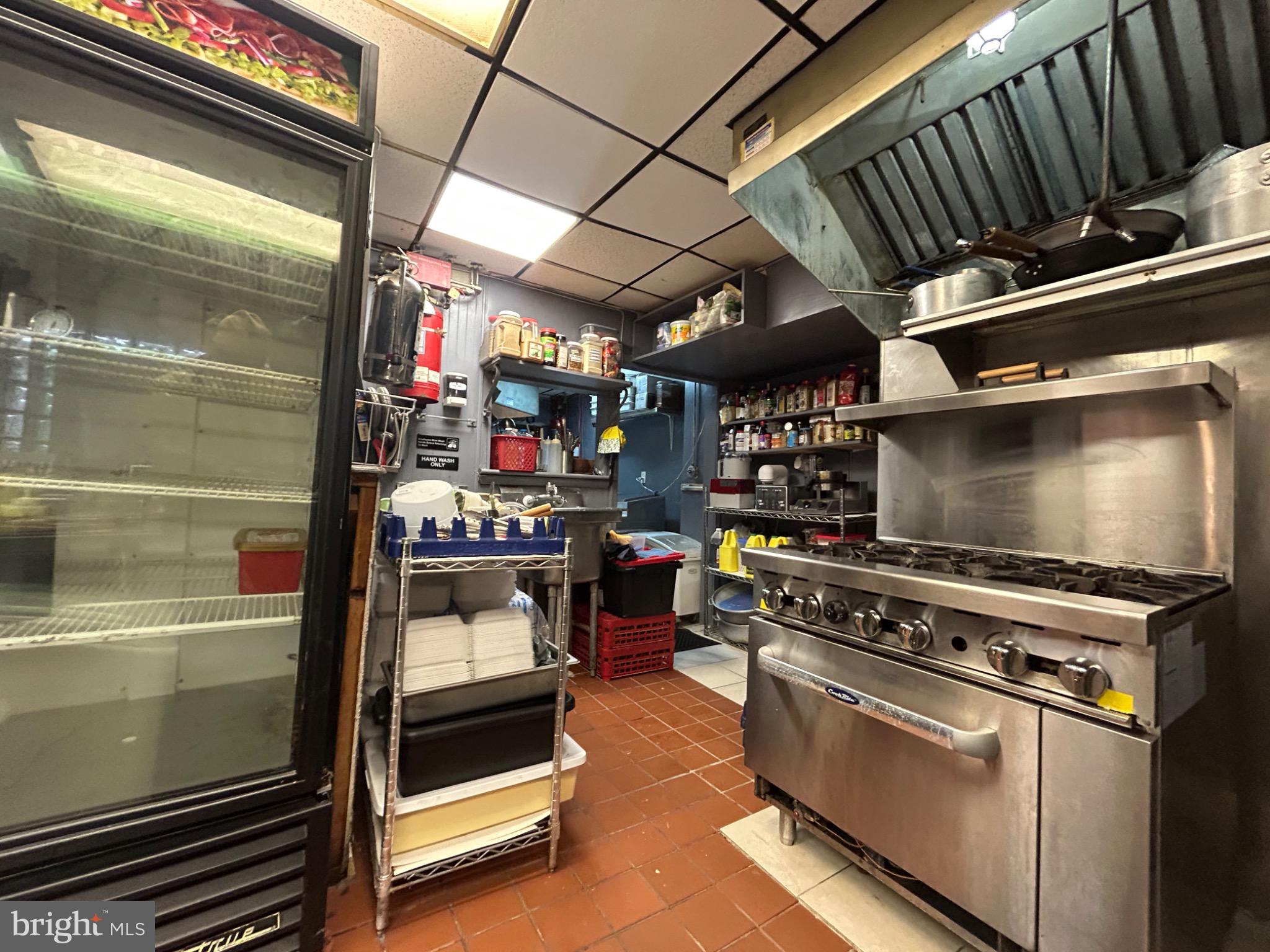 EAST OAK LANE - Business Opportunity