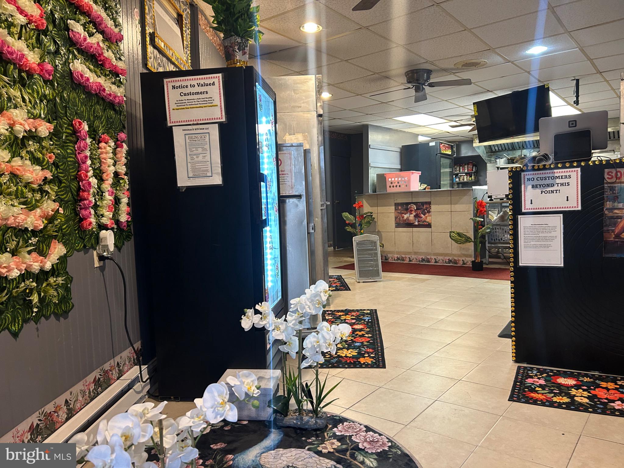 EAST OAK LANE - Business Opportunity