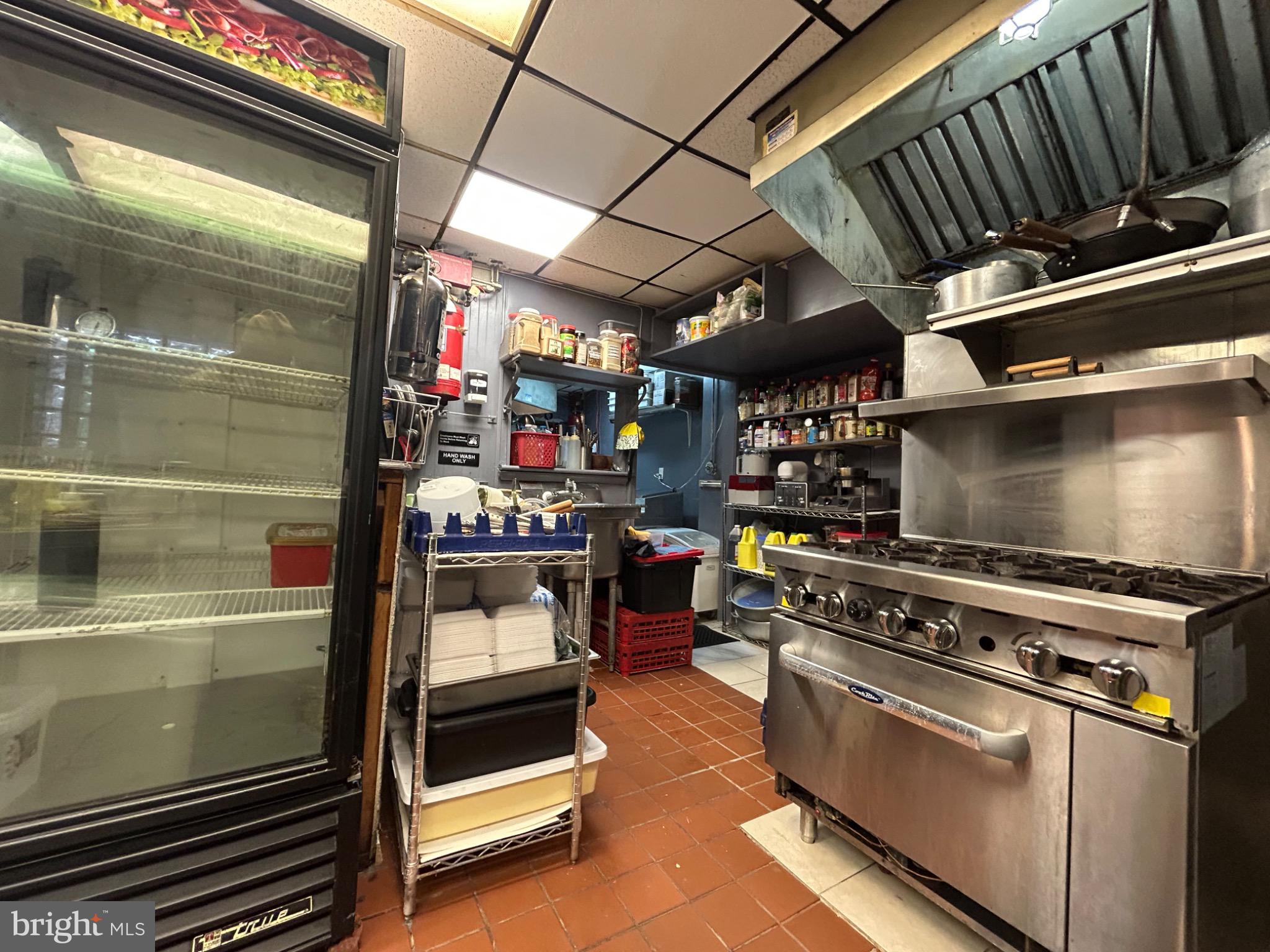 EAST OAK LANE - Business Opportunity