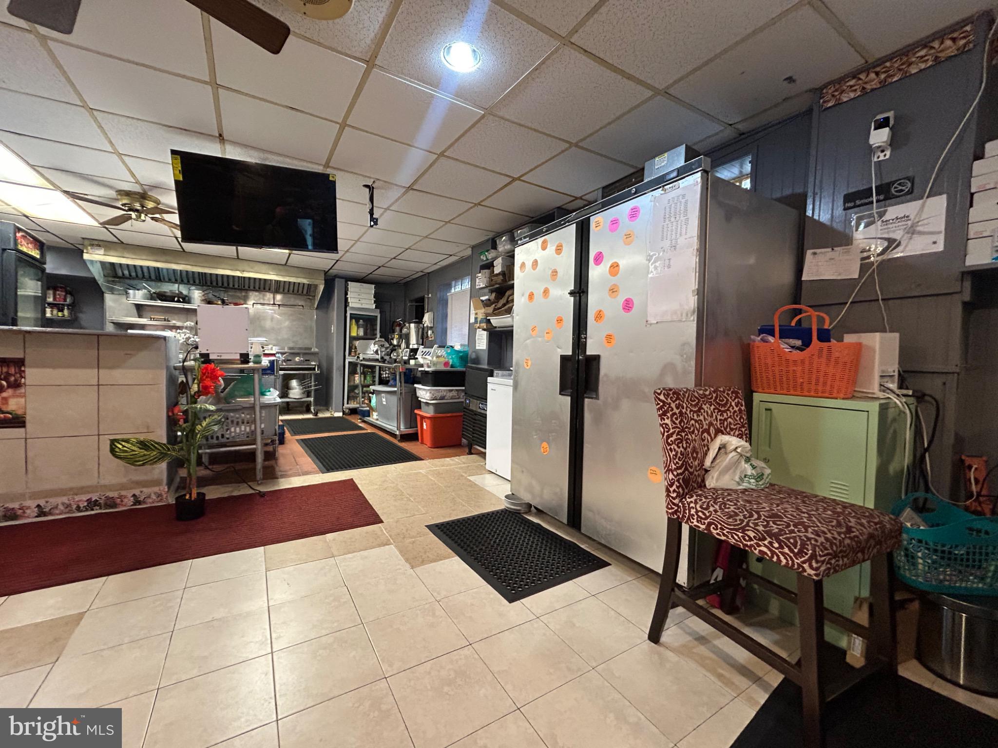 EAST OAK LANE - Business Opportunity