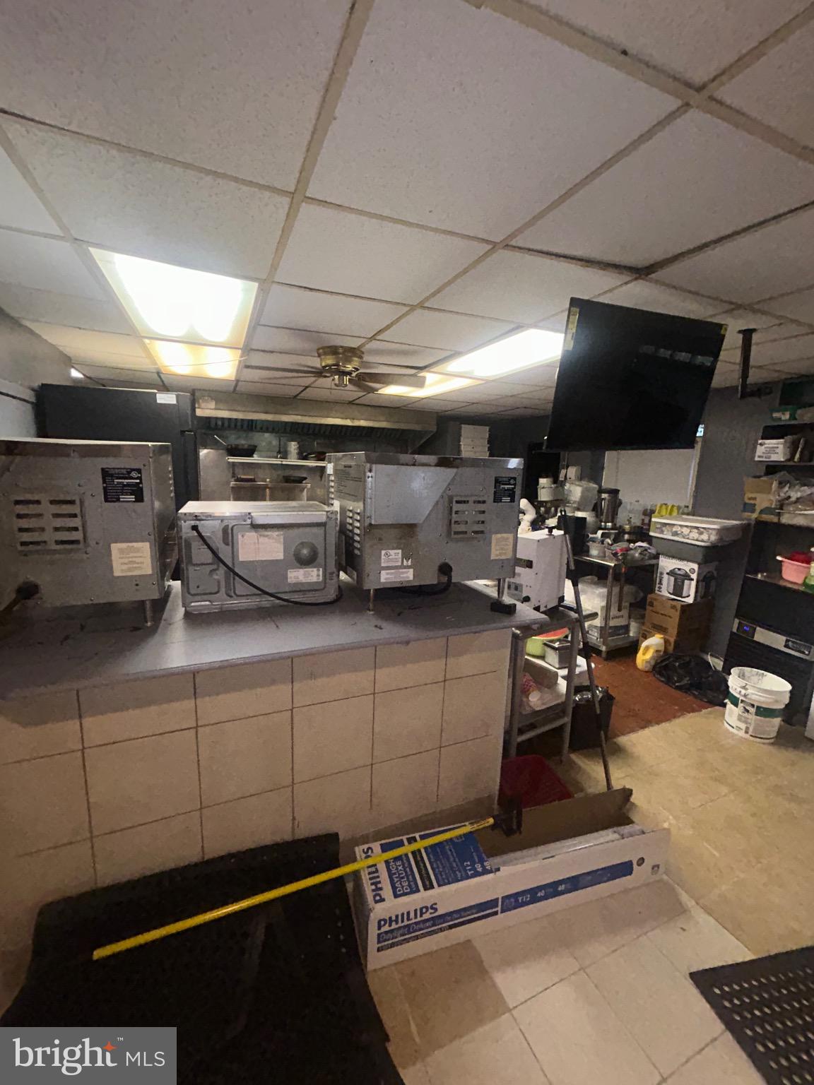 EAST OAK LANE - Business Opportunity