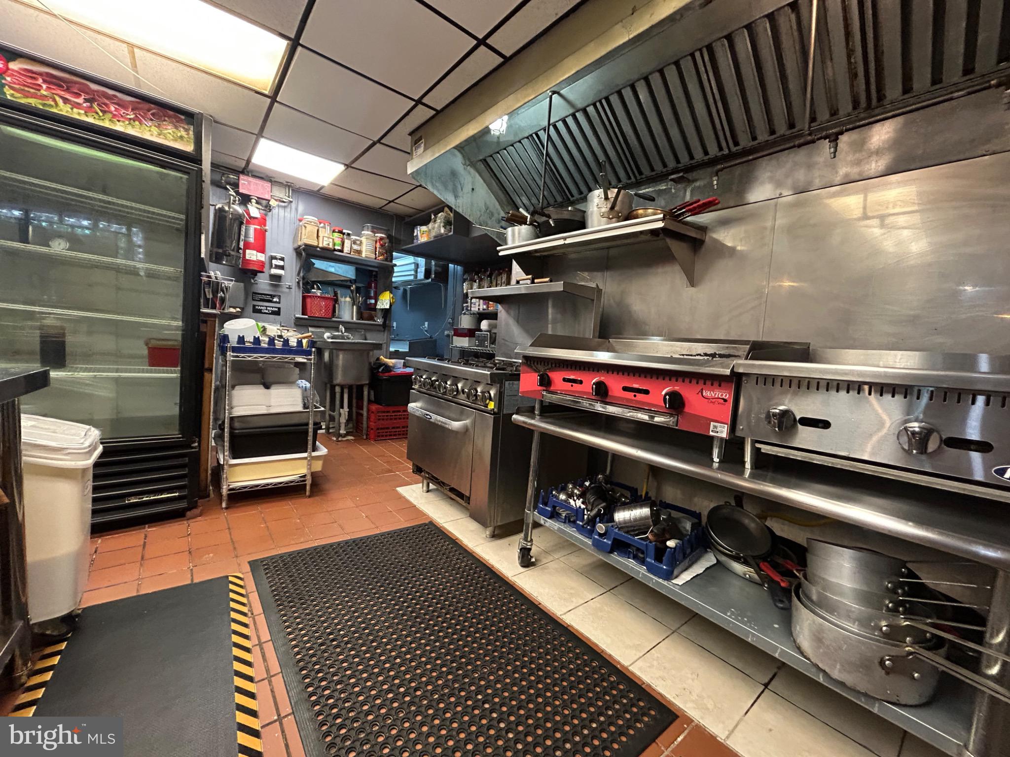 EAST OAK LANE - Business Opportunity
