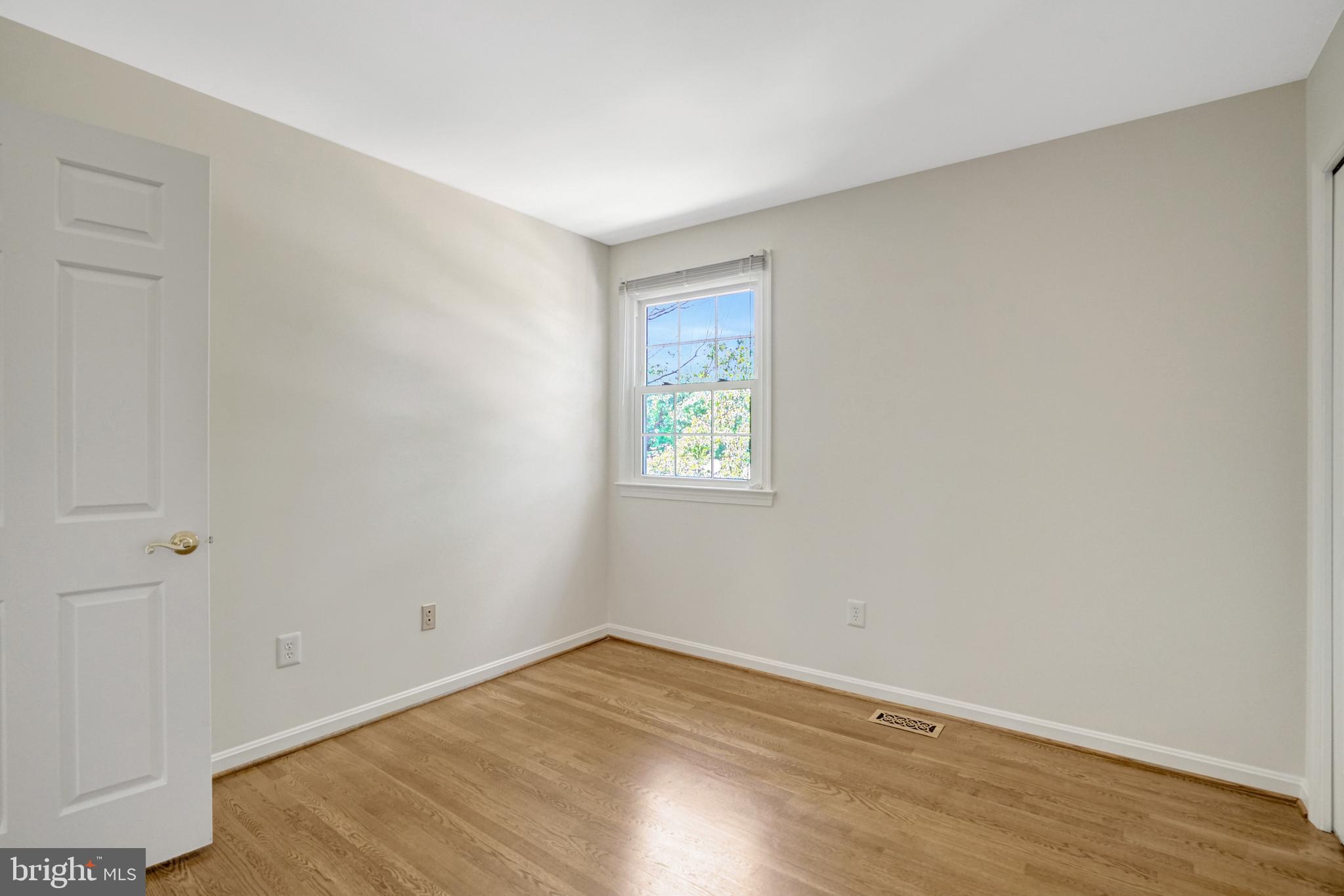 TYSONS WOODS - Residential
