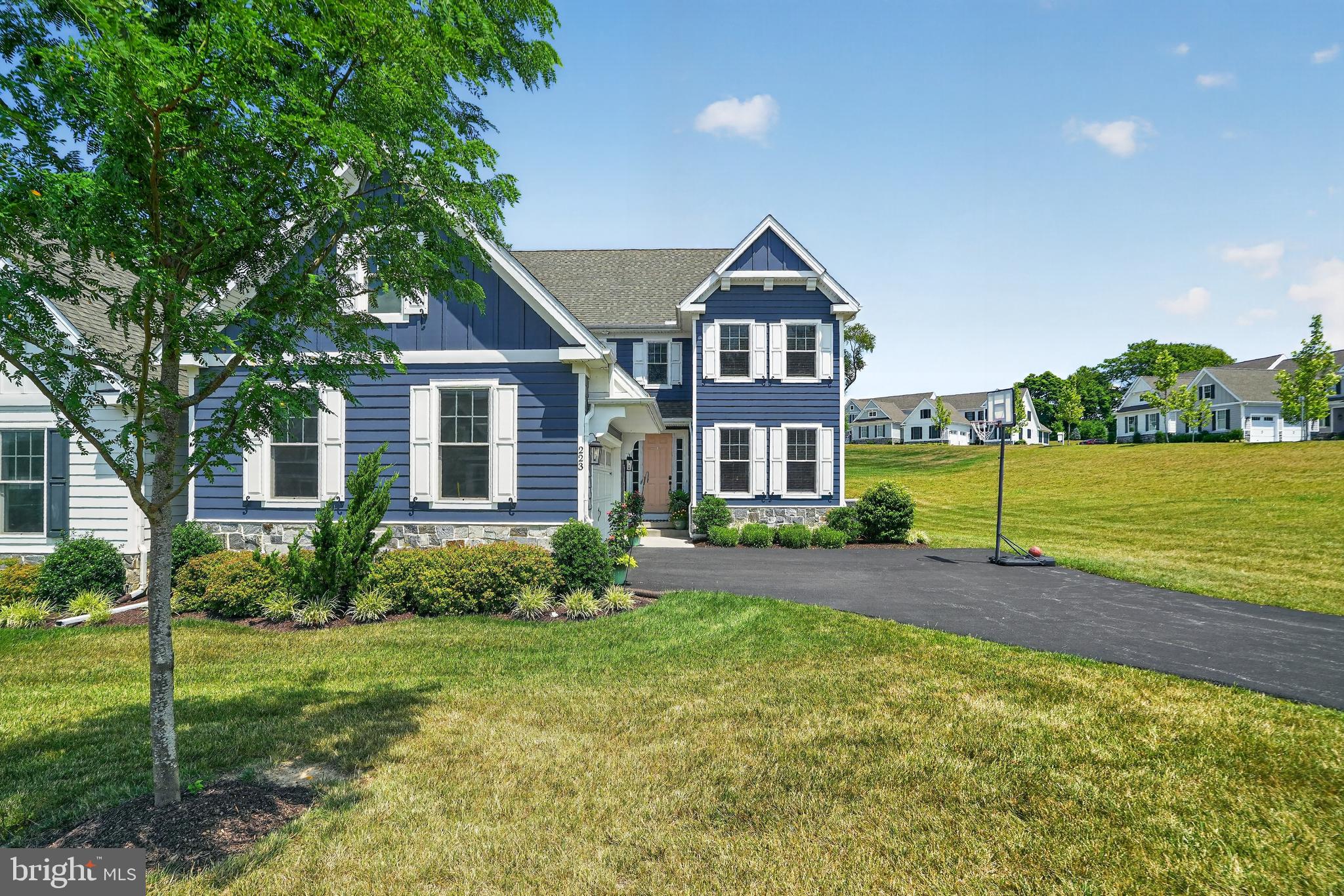 THE VILLAGES AT NORTHRIDGE - Residential