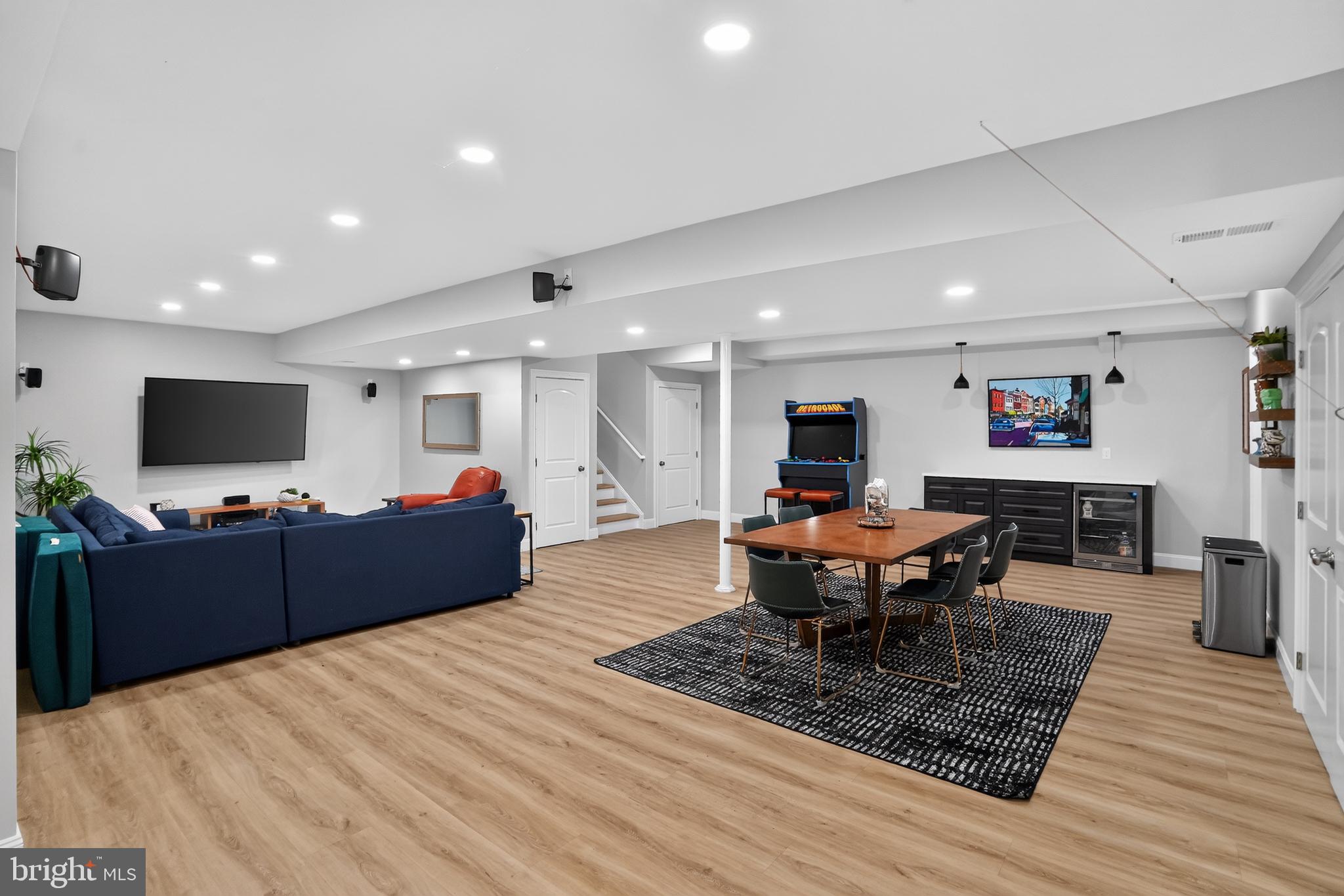 THE VILLAGES AT NORTHRIDGE - Residential