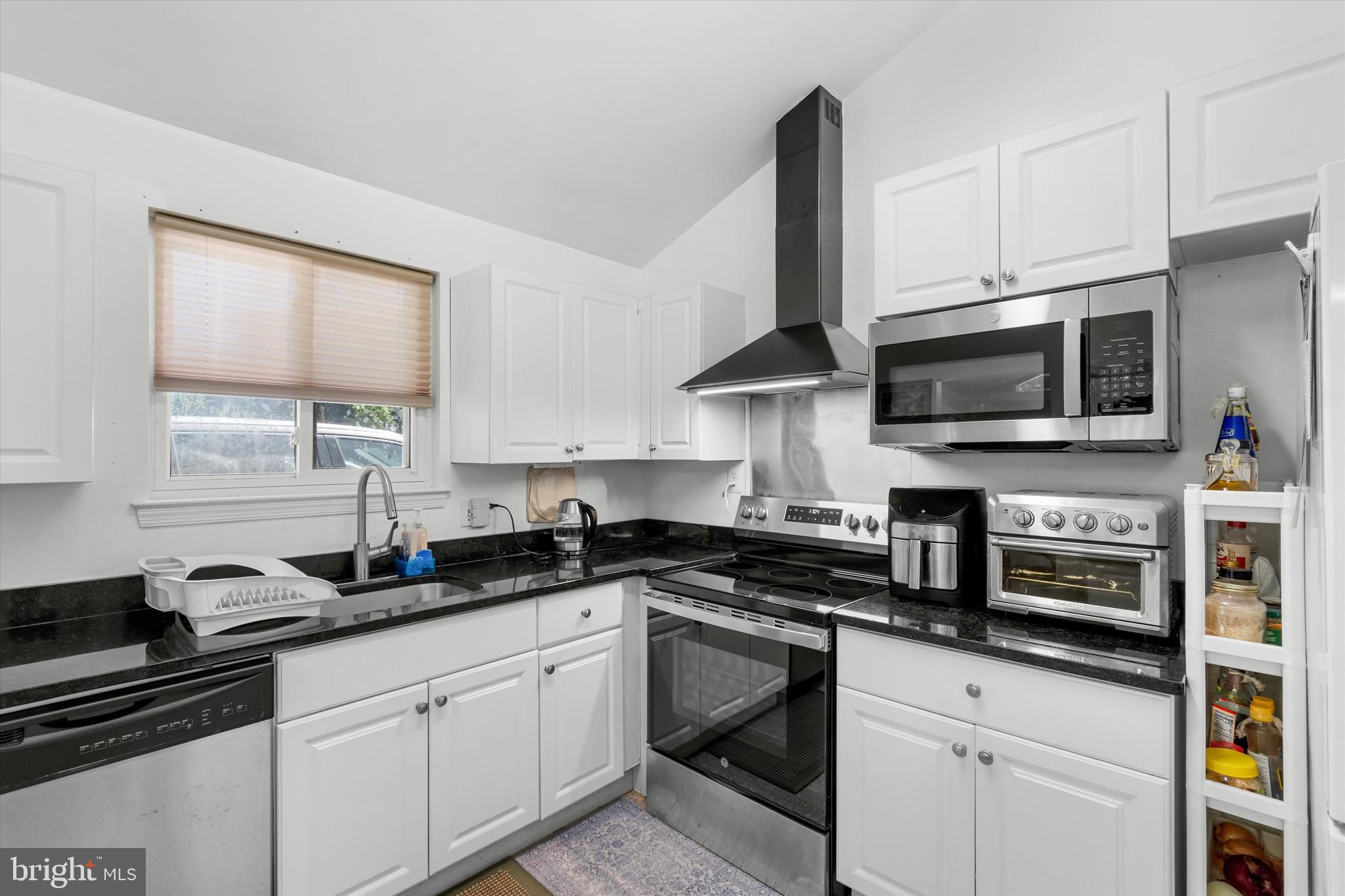 WEST SPRINGFIELD VILLAGE - Residential