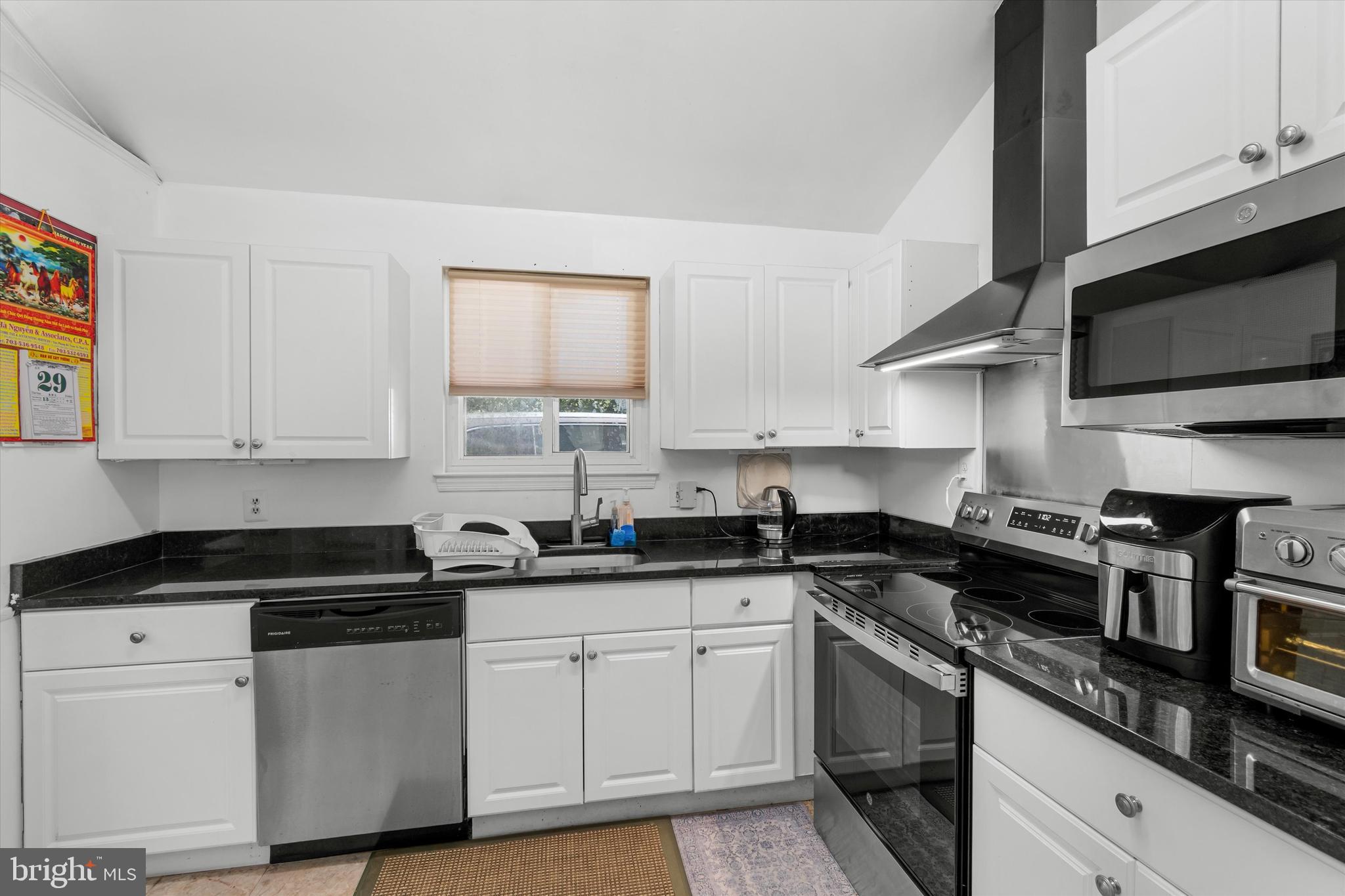 WEST SPRINGFIELD VILLAGE - Residential