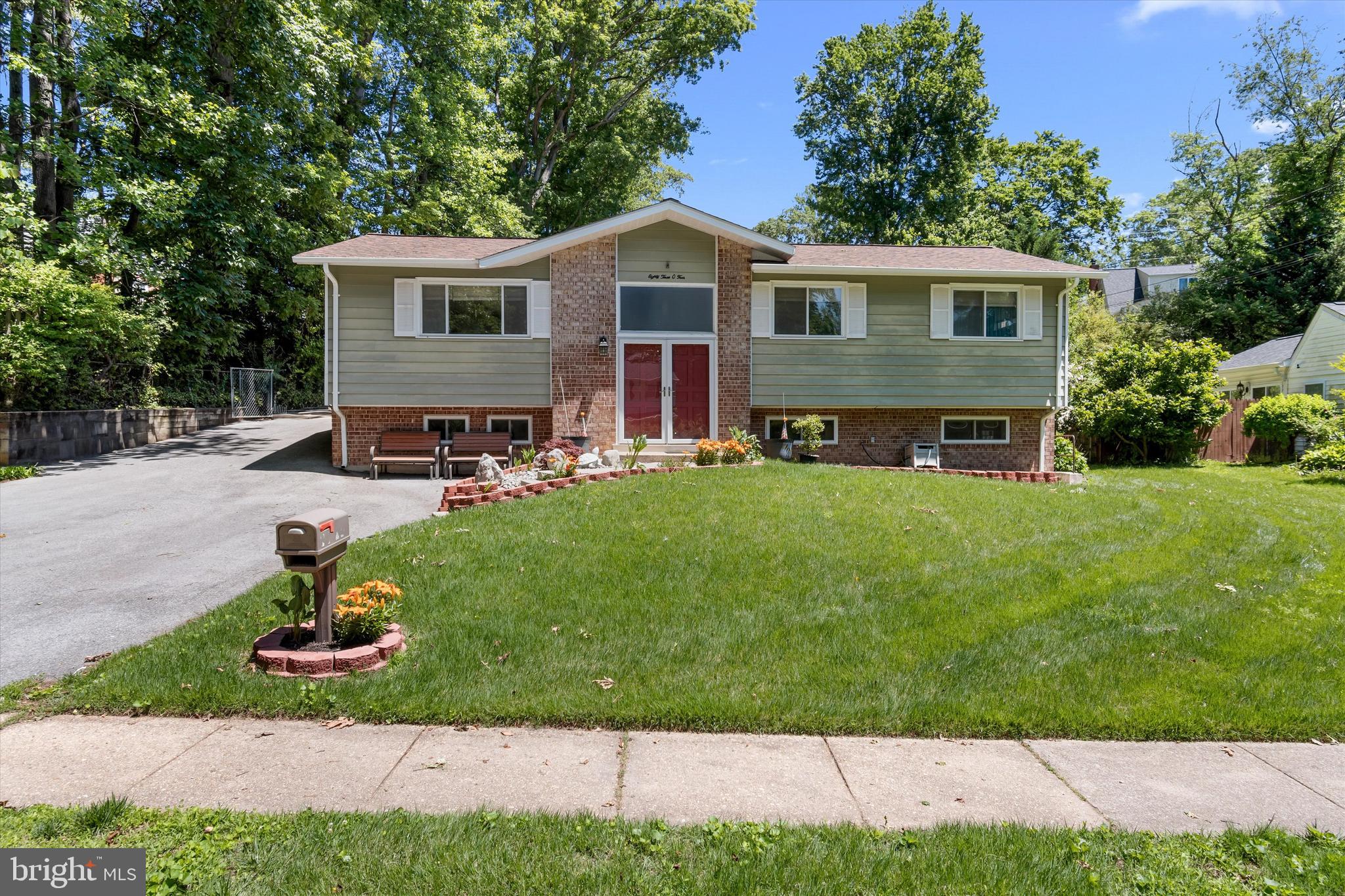 WEST SPRINGFIELD VILLAGE - Residential