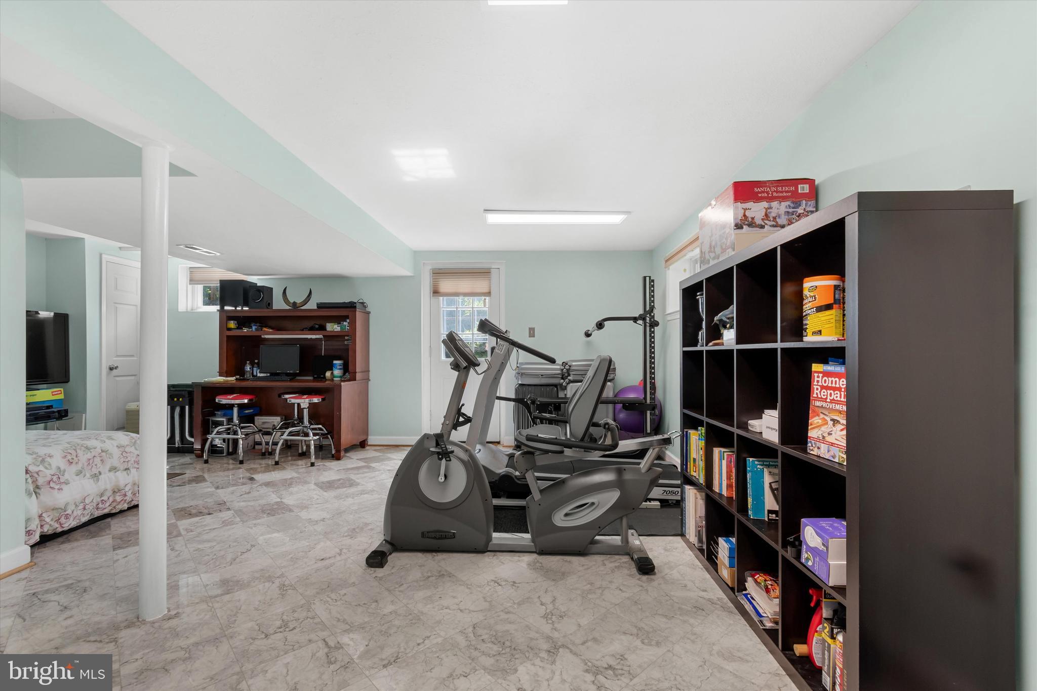 WEST SPRINGFIELD VILLAGE - Residential