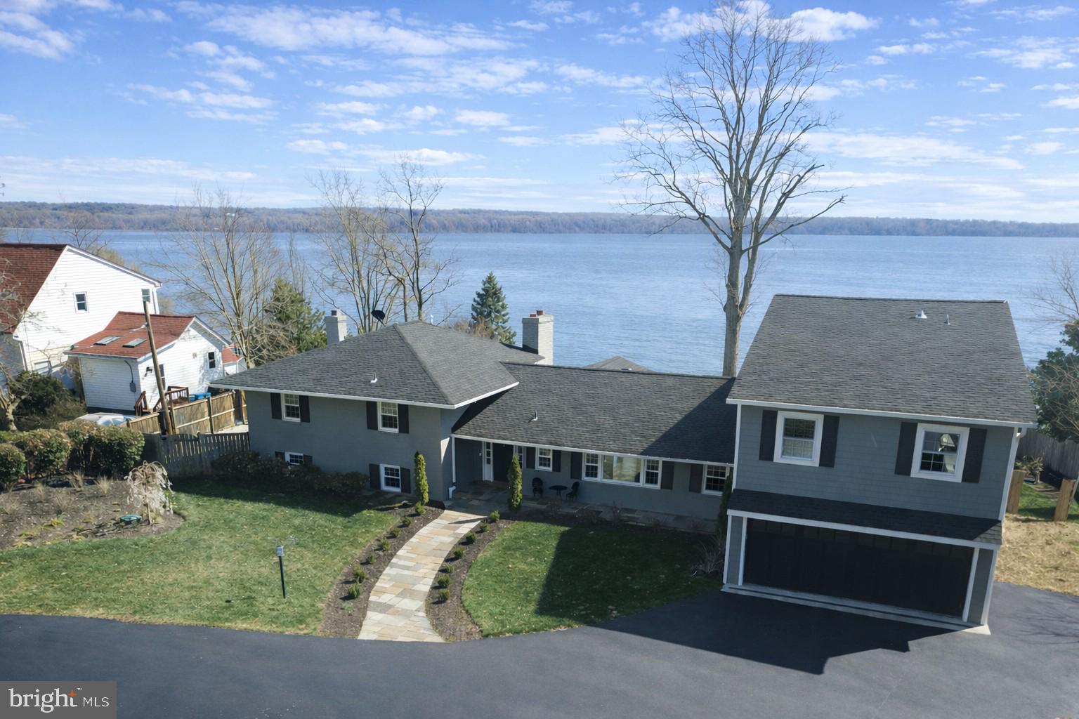 HALLOWING POINT RIVER ESTATES - Residential