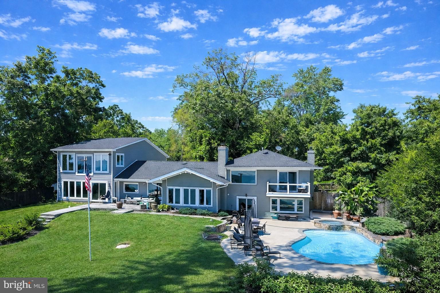 HALLOWING POINT RIVER ESTATES - Residential