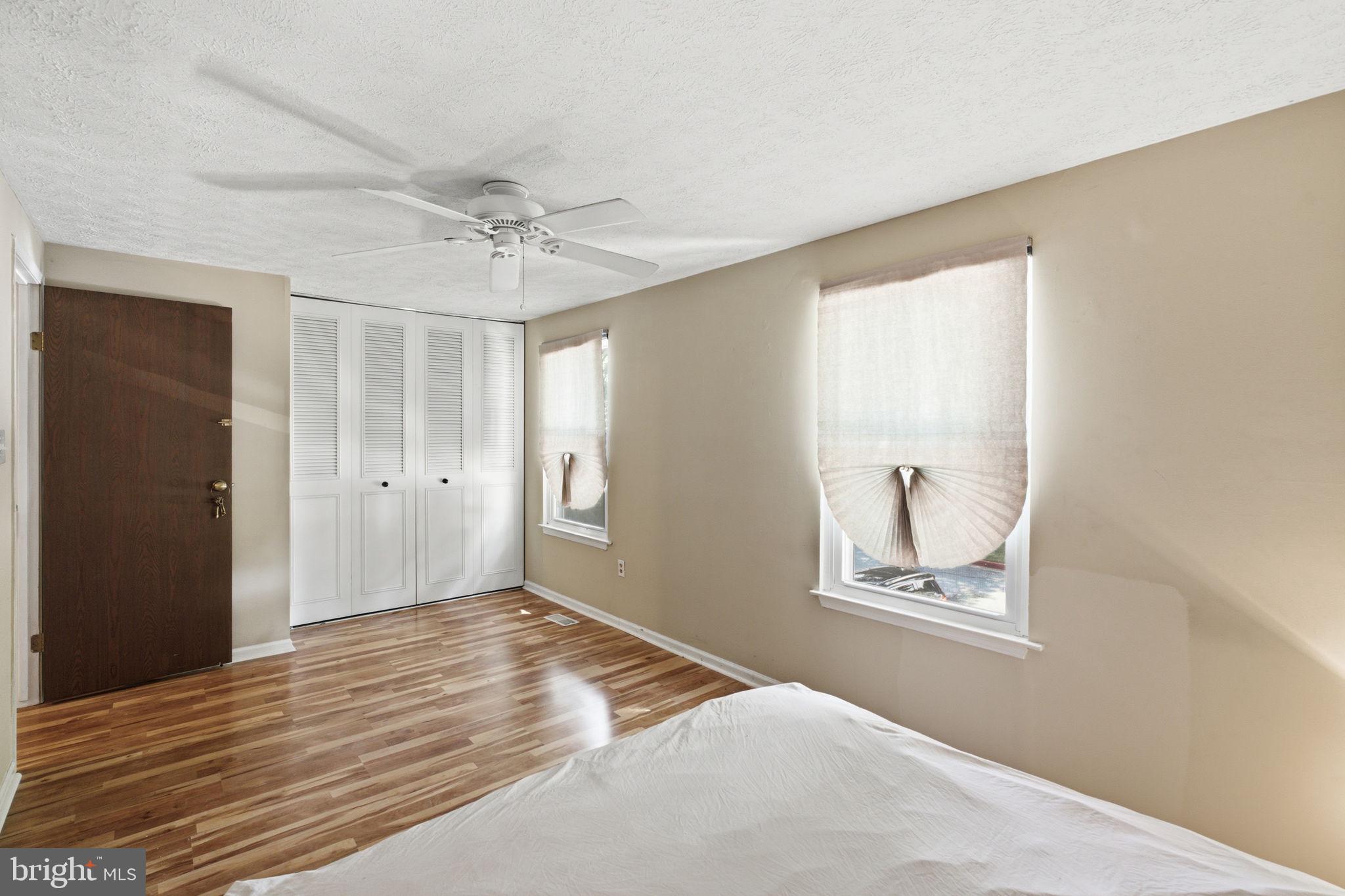 GLEN OAKS - Residential