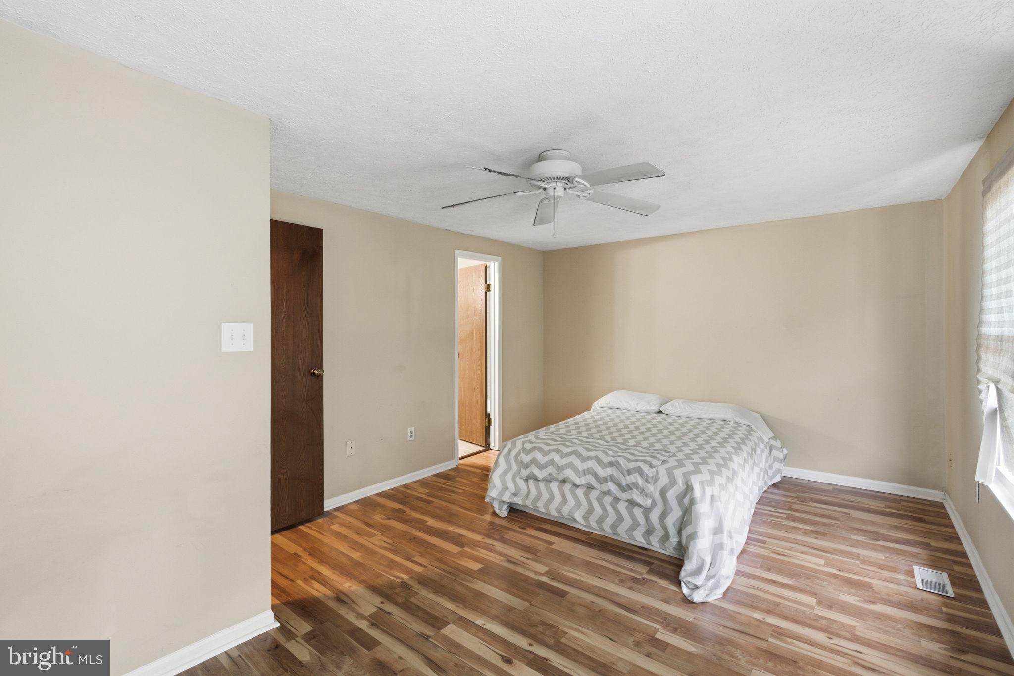GLEN OAKS - Residential