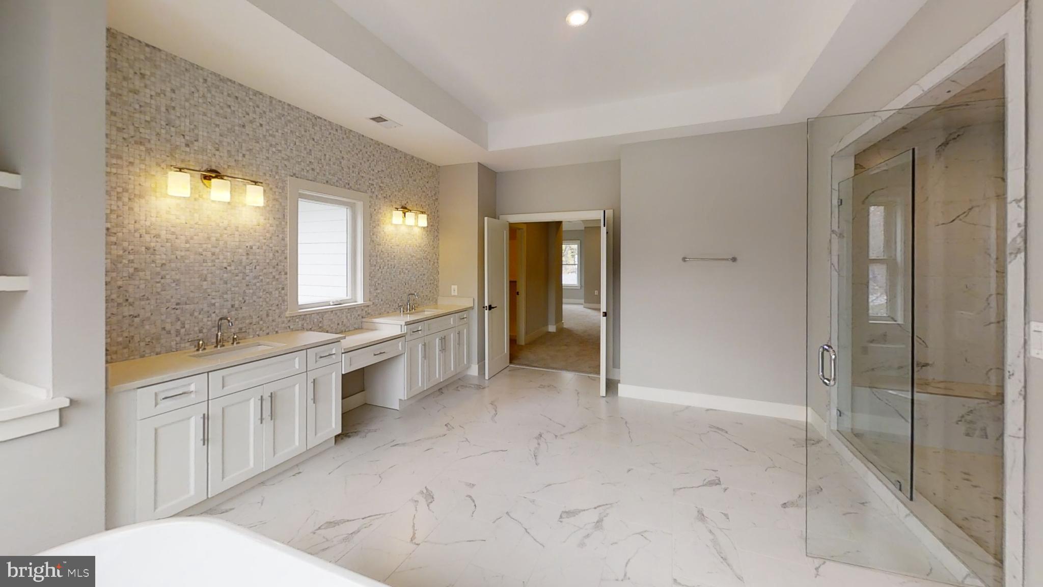 VIENNA WOODS - Residential