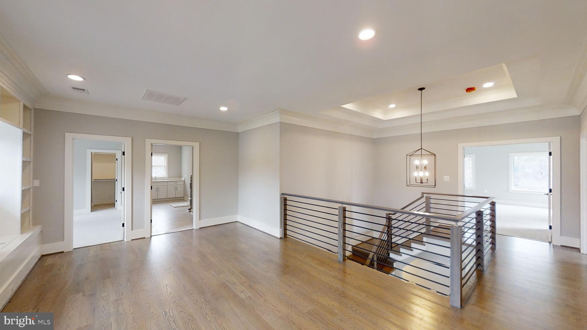 VIENNA WOODS - Residential
