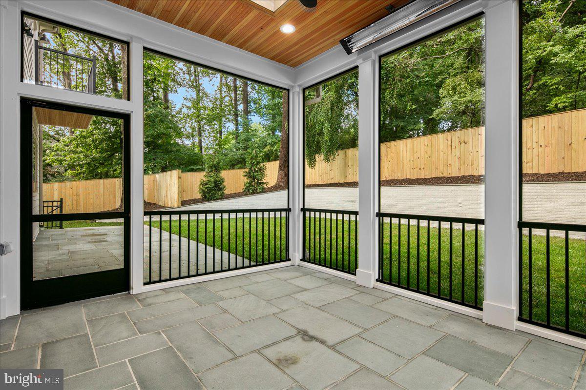 YORKTOWN - Residential