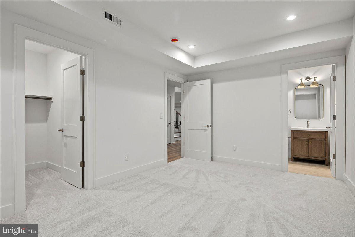 YORKTOWN - Residential