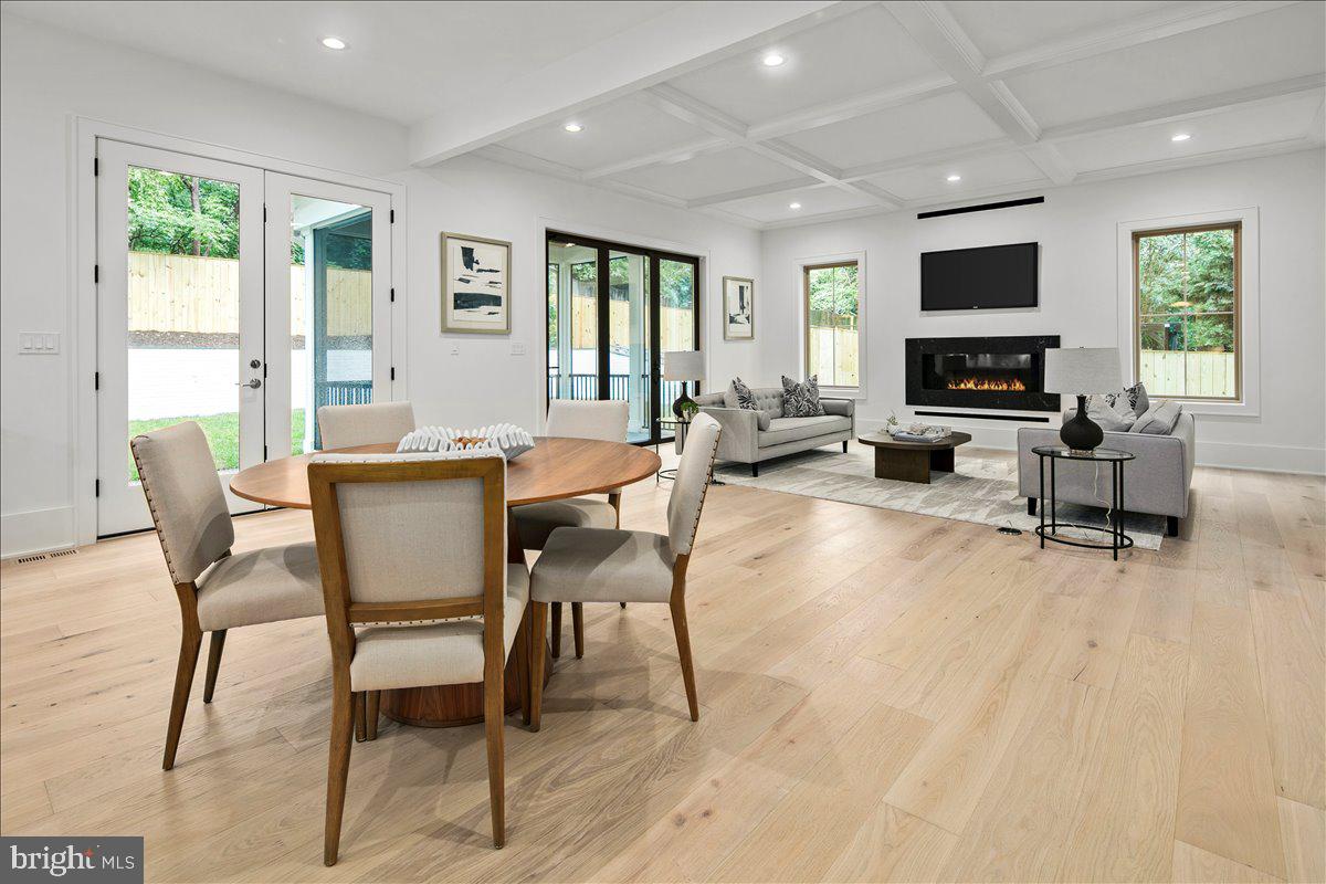 YORKTOWN - Residential