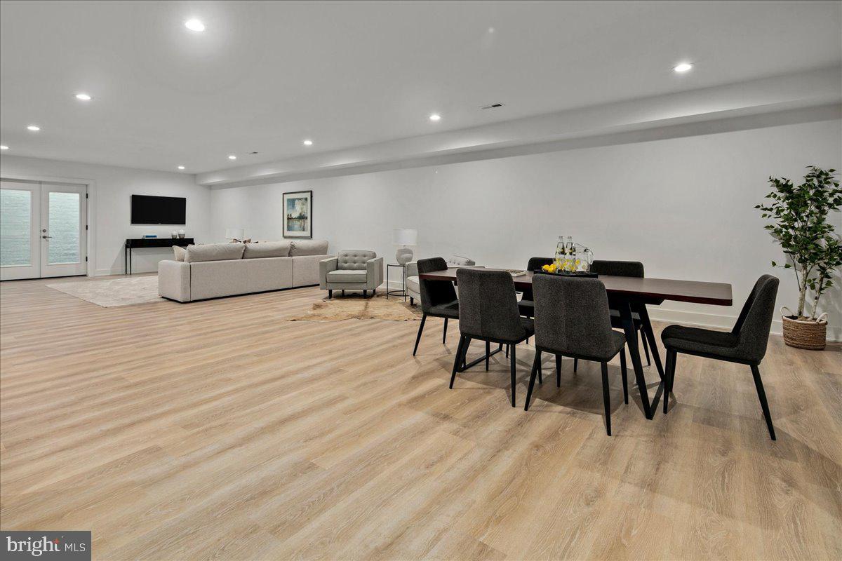 YORKTOWN - Residential