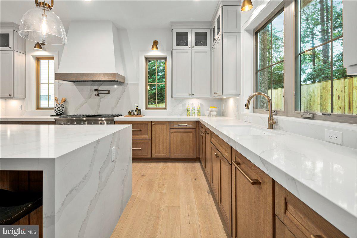 YORKTOWN - Residential