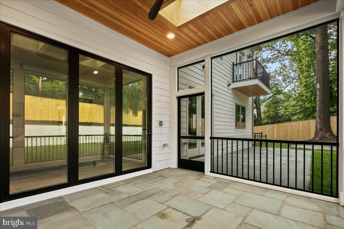 YORKTOWN - Residential