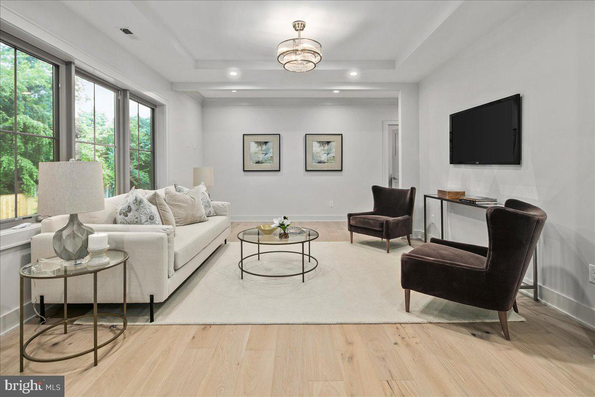 YORKTOWN - Residential