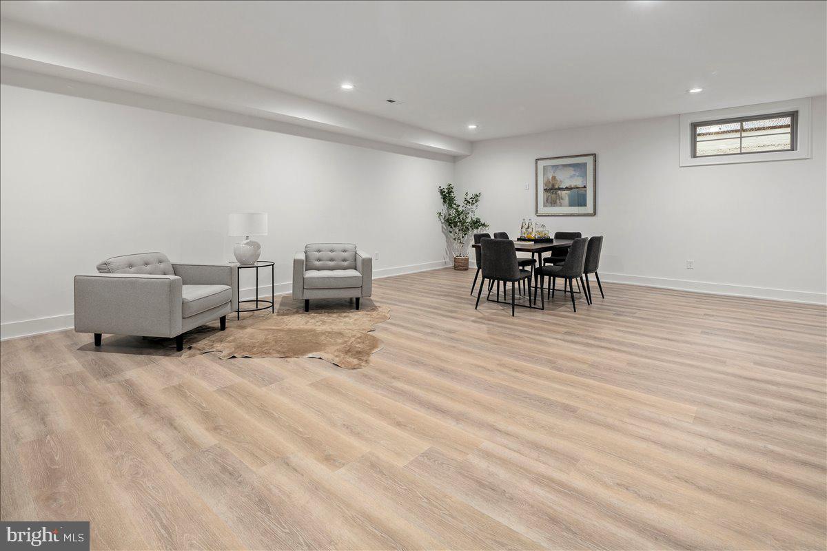 YORKTOWN - Residential