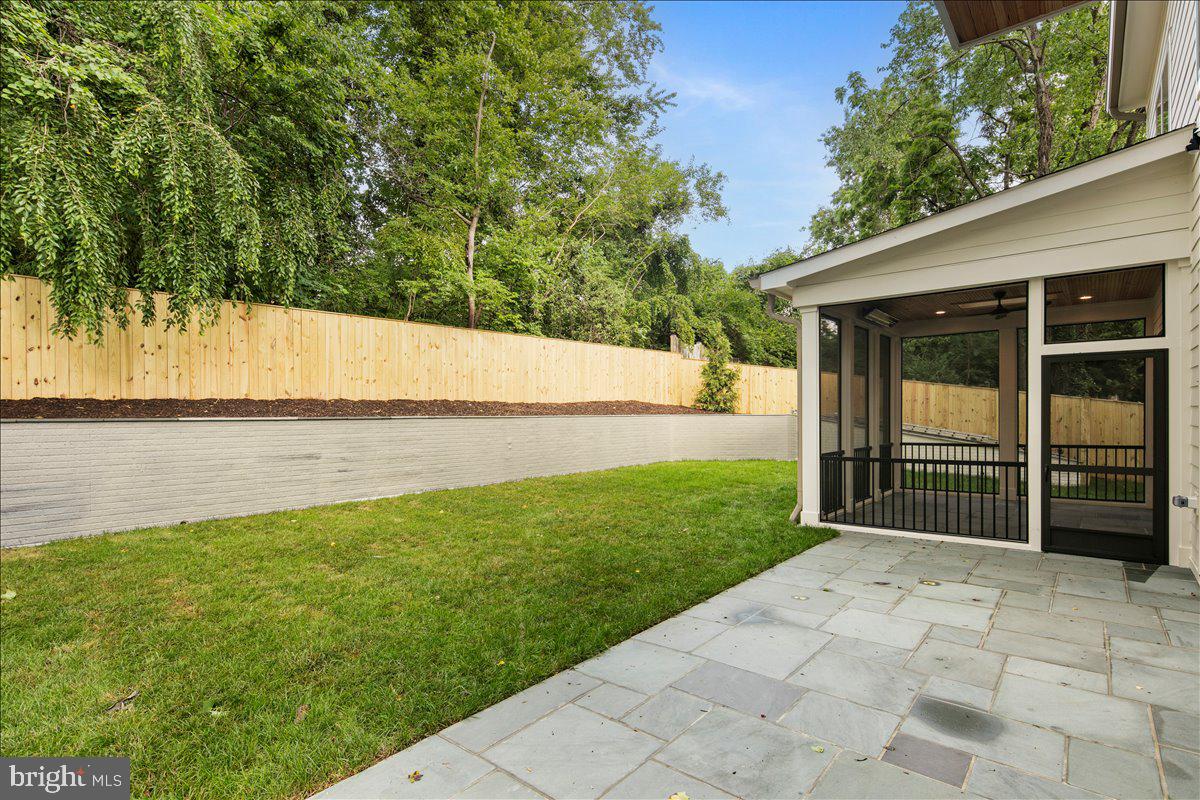 YORKTOWN - Residential