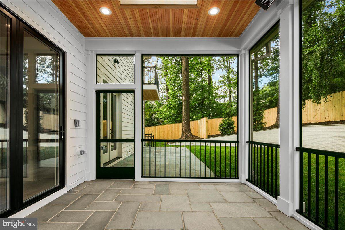 YORKTOWN - Residential