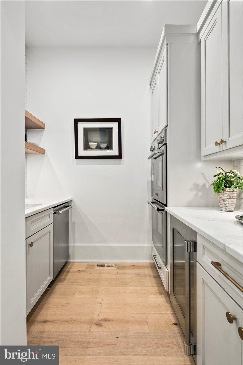 YORKTOWN - Residential
