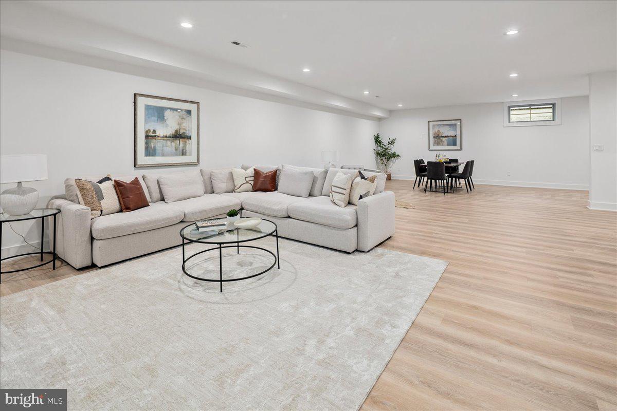 YORKTOWN - Residential