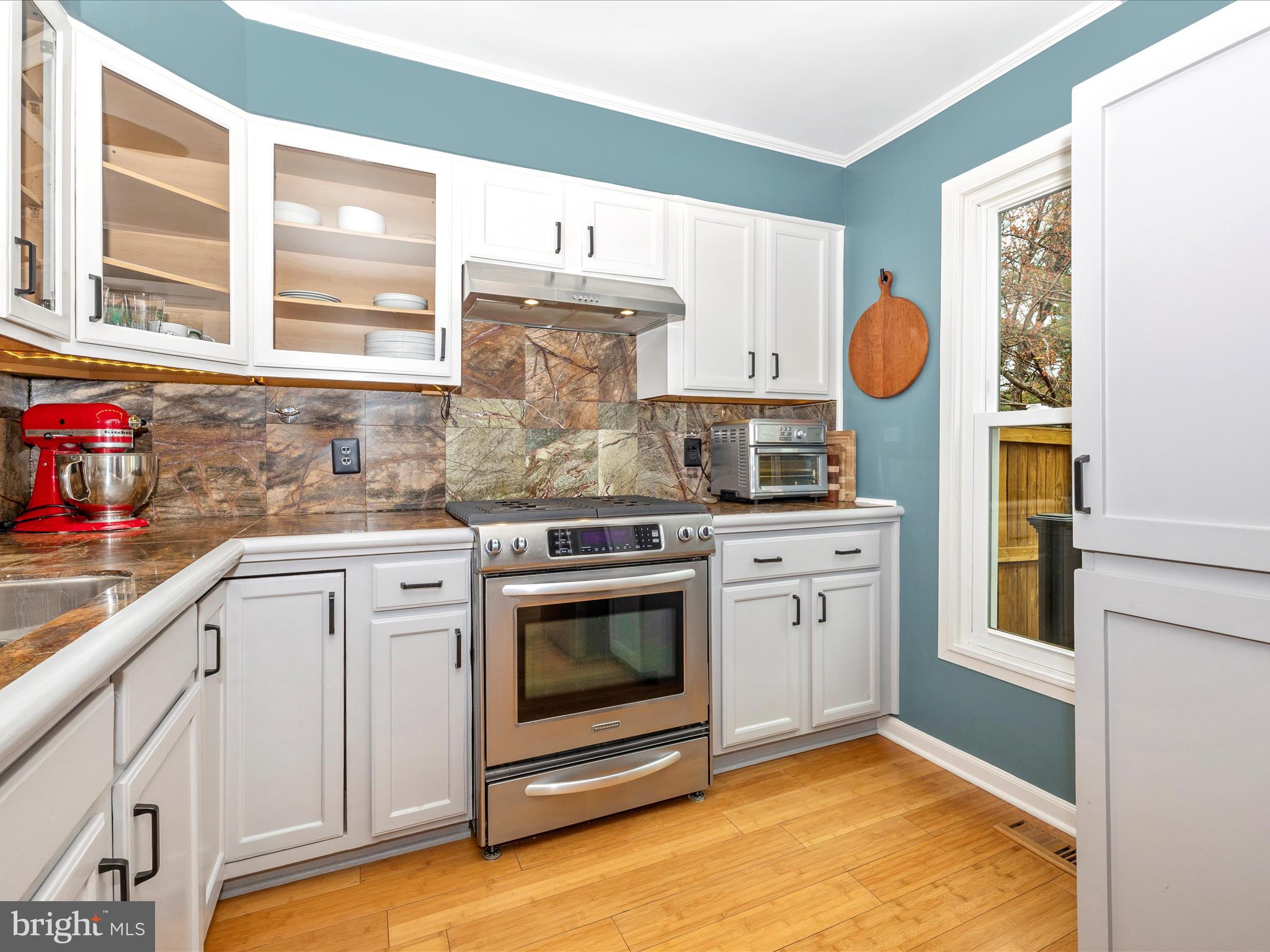 HILLCREST KNOLLS - Residential