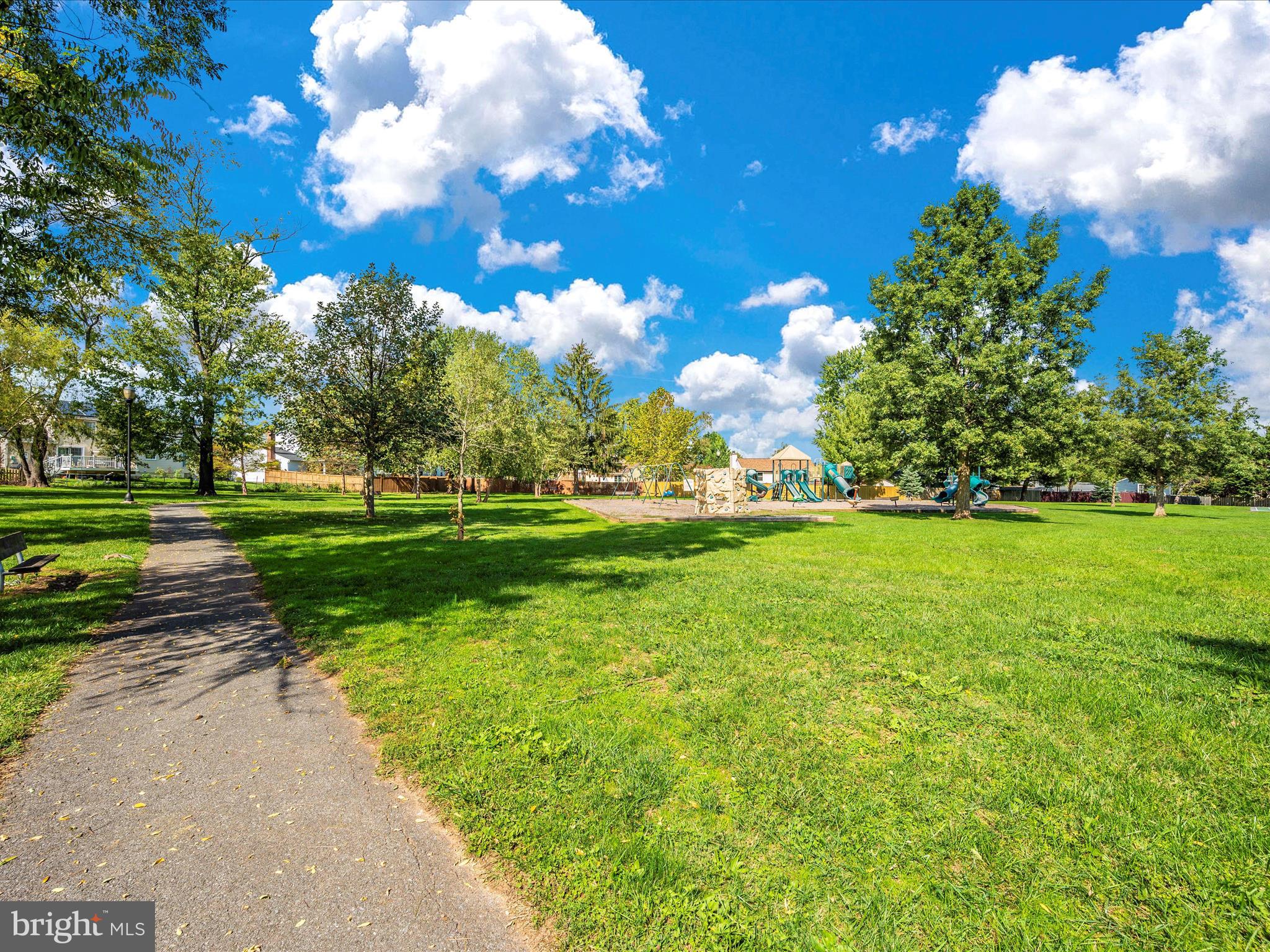HILLCREST KNOLLS - Residential