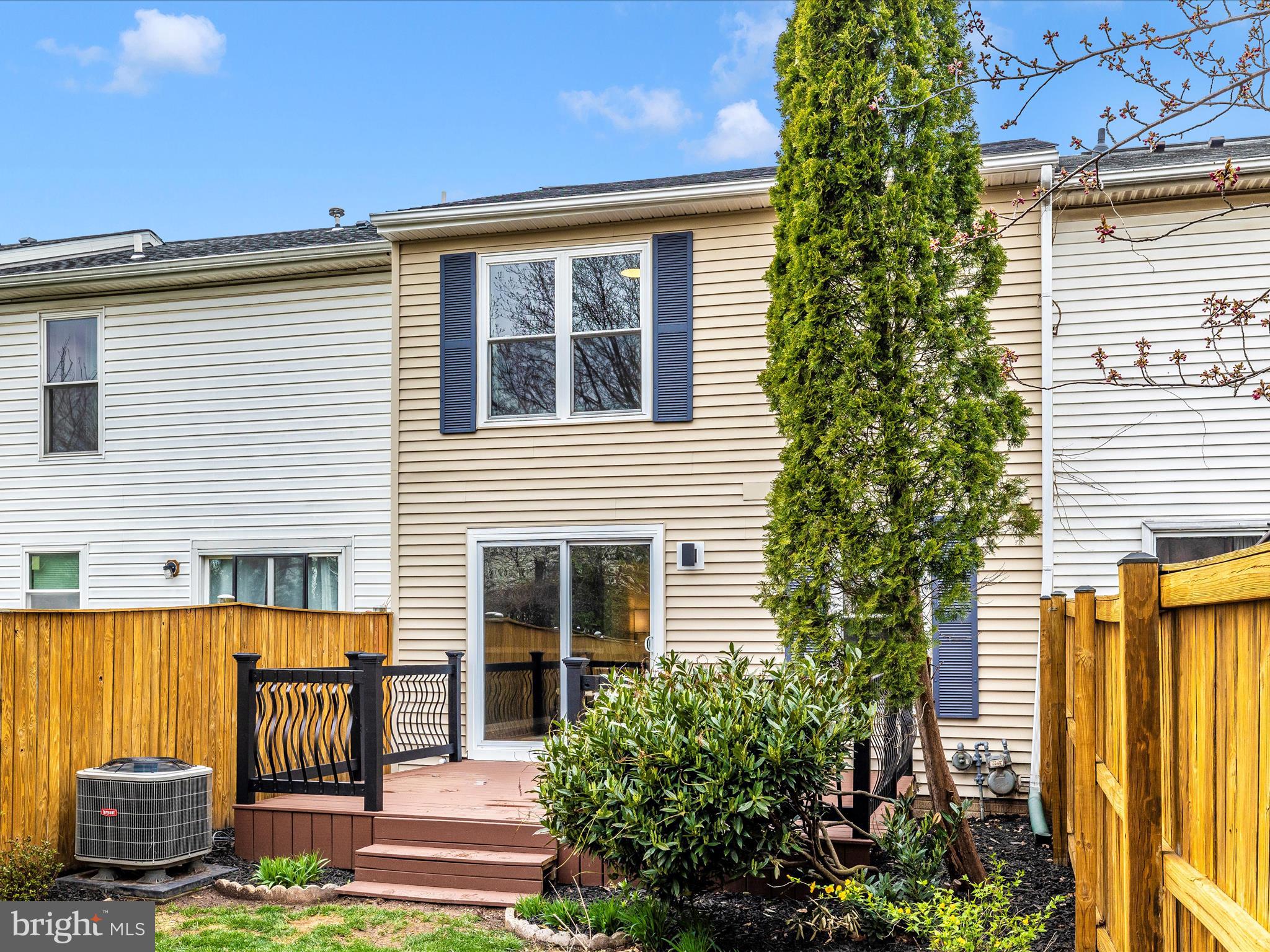 HILLCREST KNOLLS - Residential