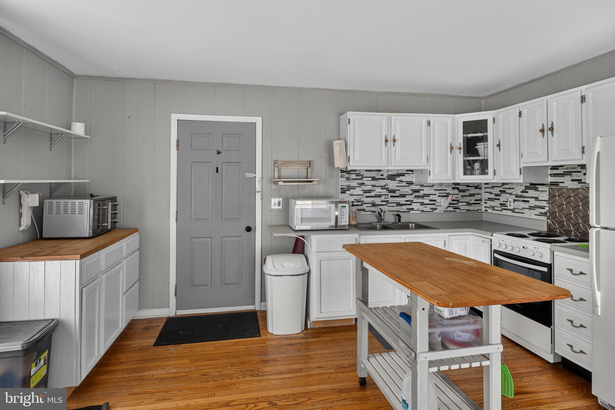 WALNUT HILL - Residential