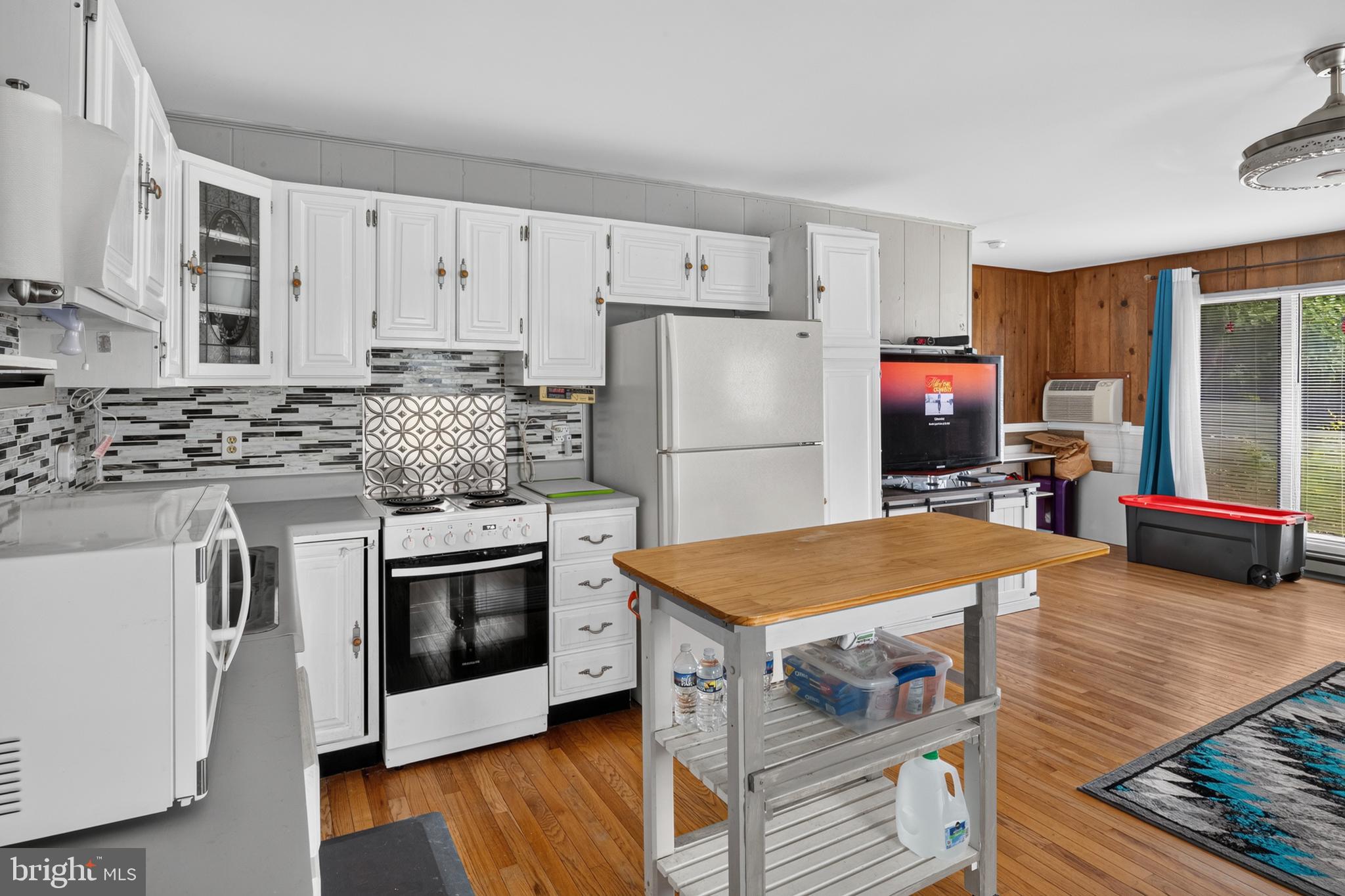 WALNUT HILL - Residential