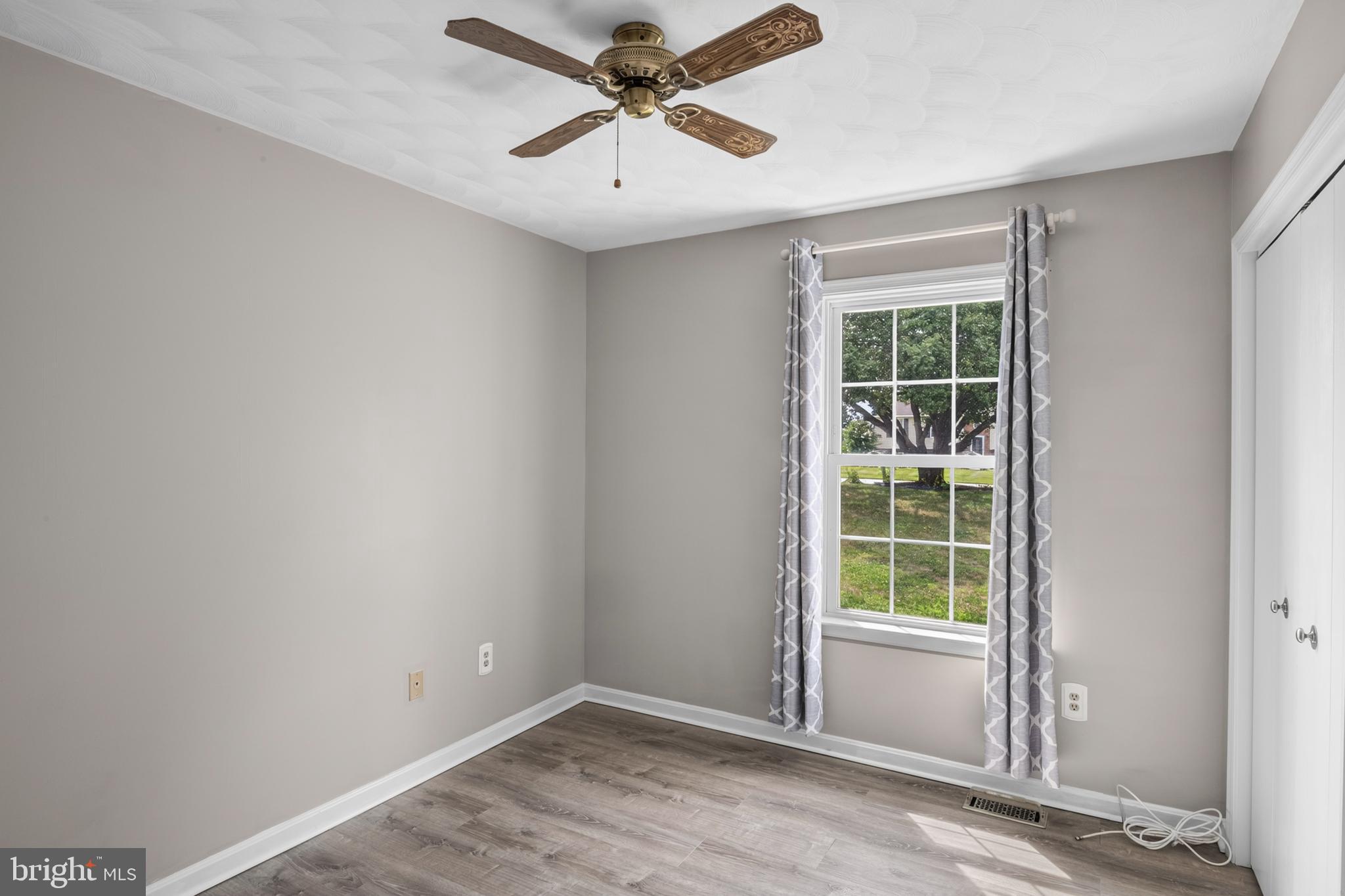 WALNUT HILL - Residential