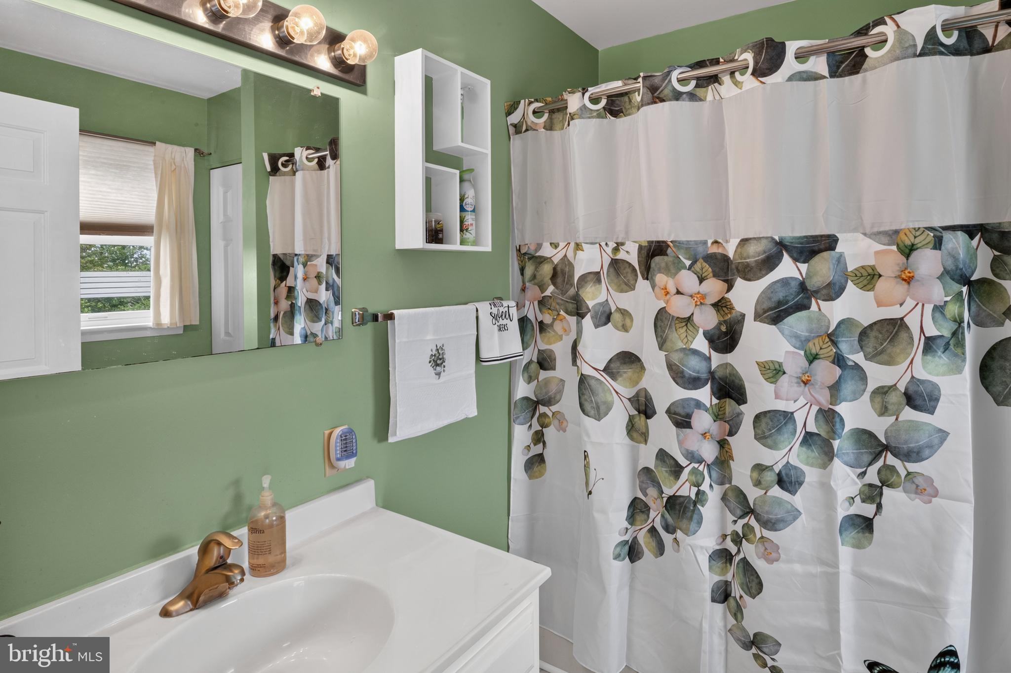 WALNUT HILL - Residential