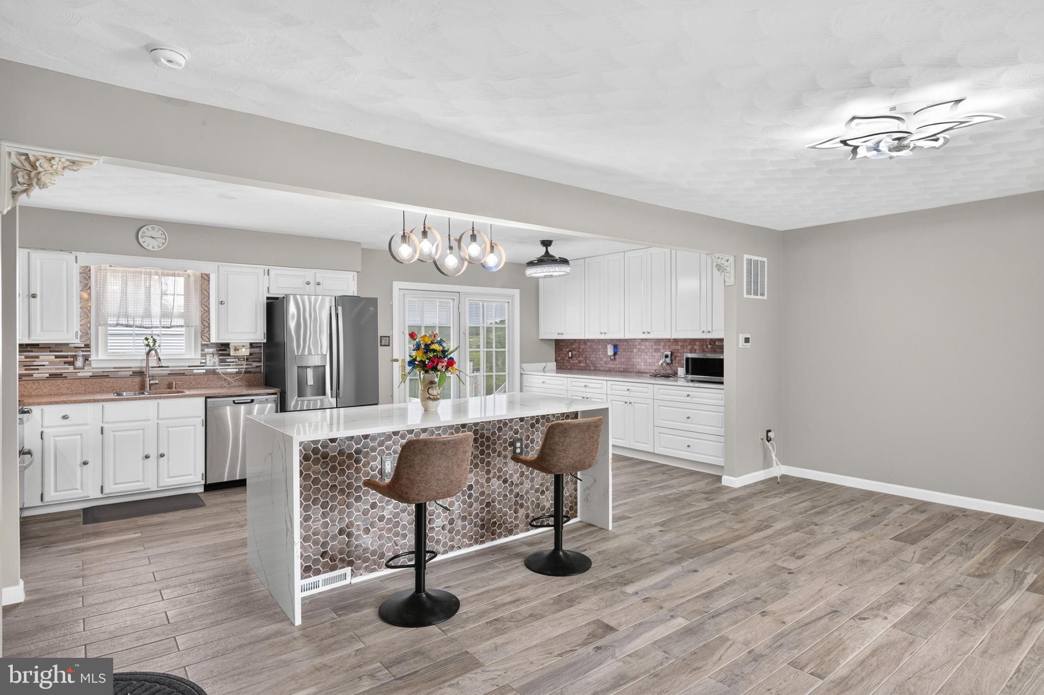 WALNUT HILL - Residential