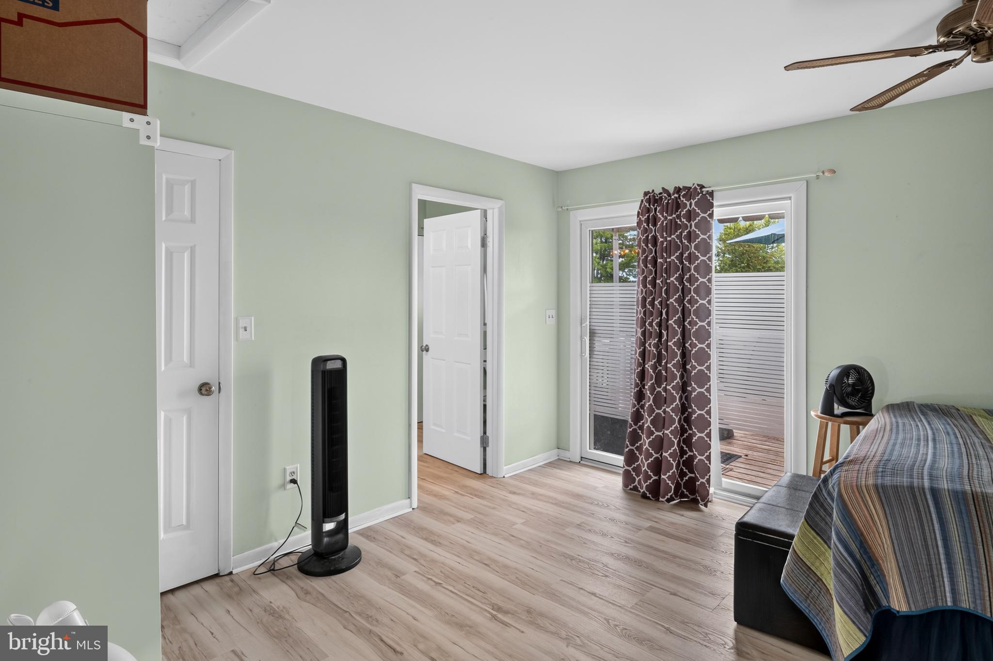 WALNUT HILL - Residential