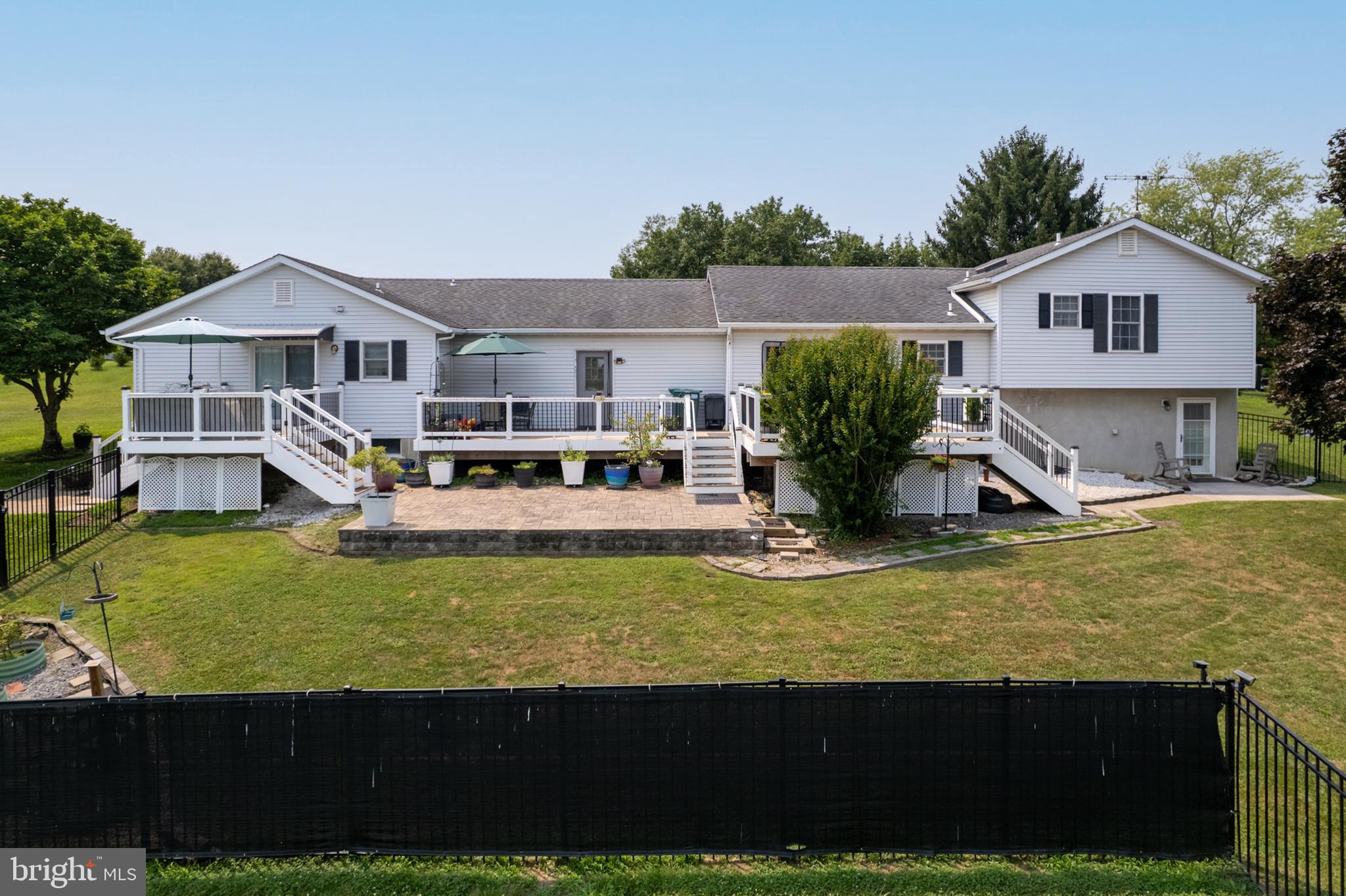 WALNUT HILL - Residential