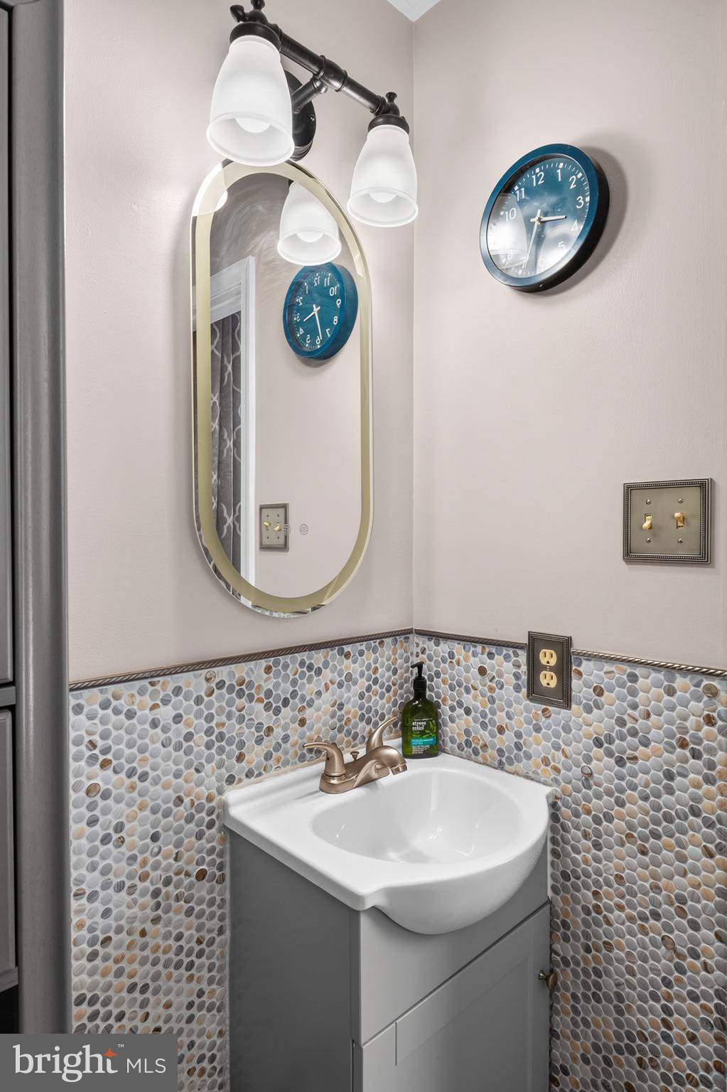 WALNUT HILL - Residential