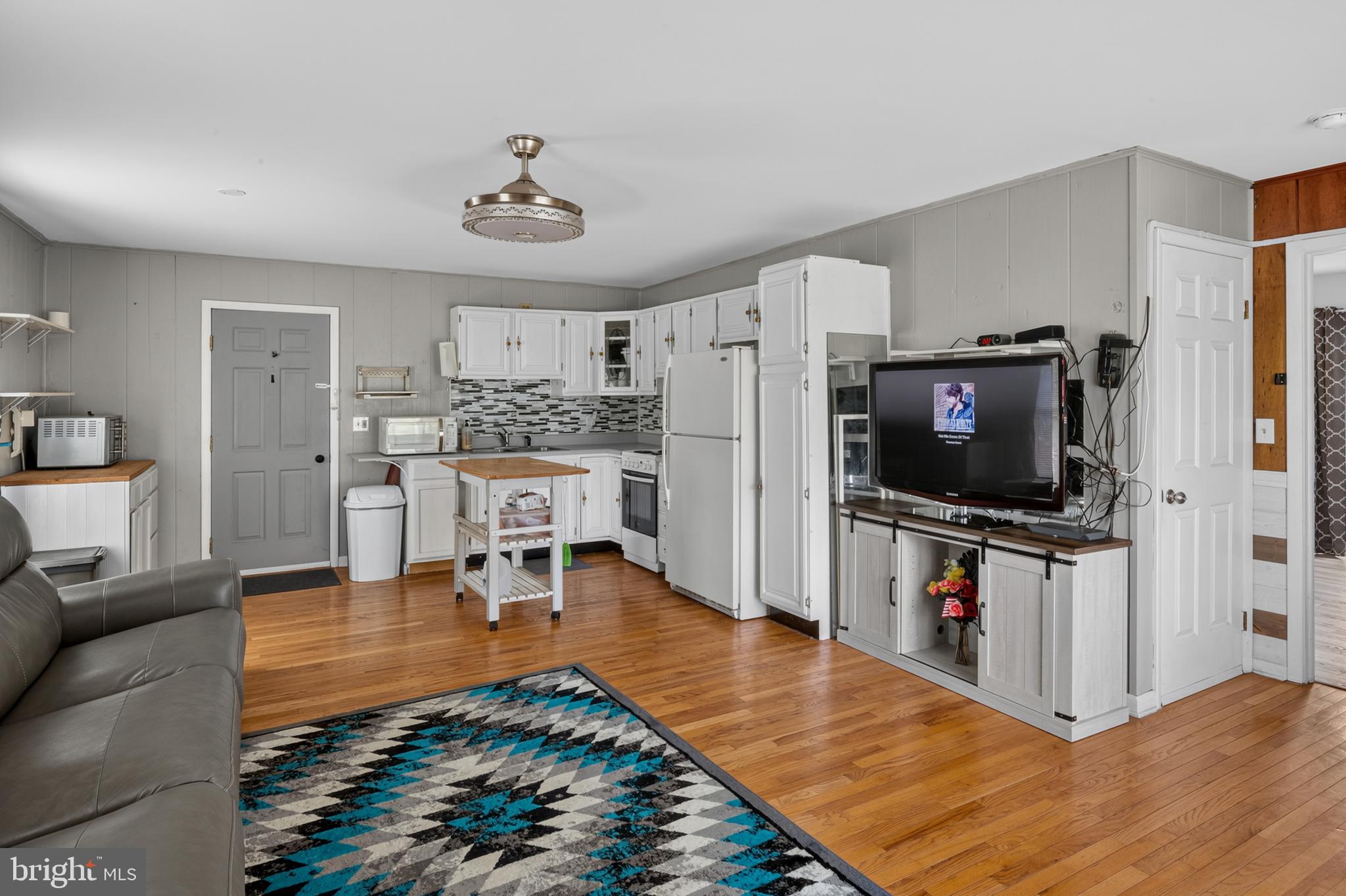WALNUT HILL - Residential