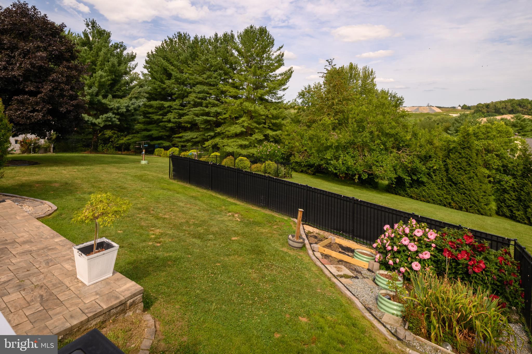 WALNUT HILL - Residential