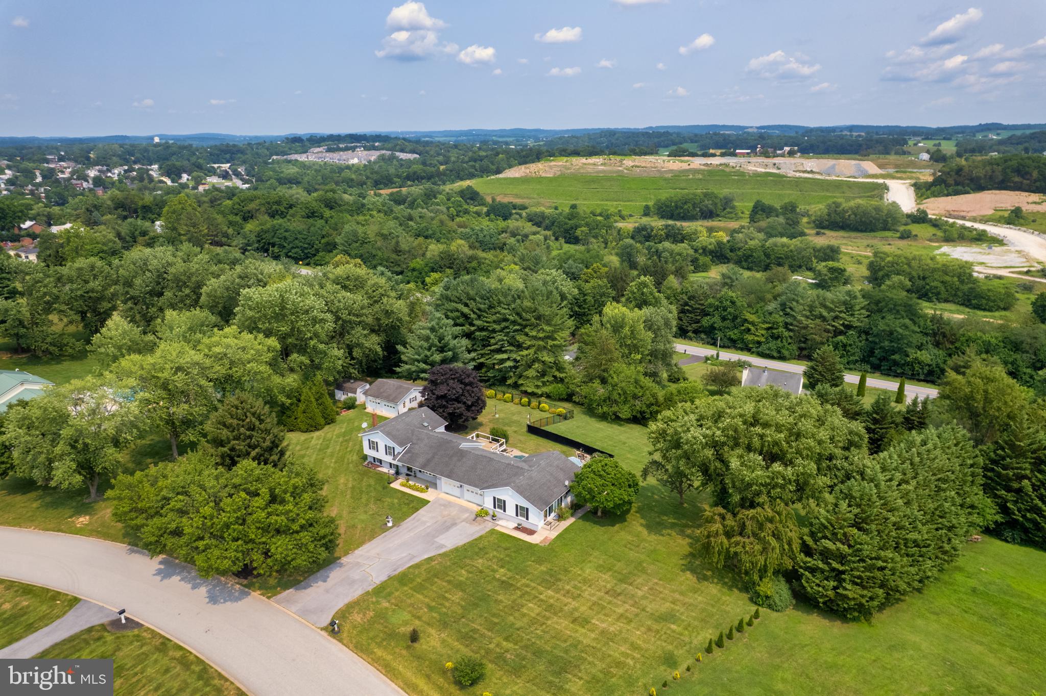 WALNUT HILL - Residential