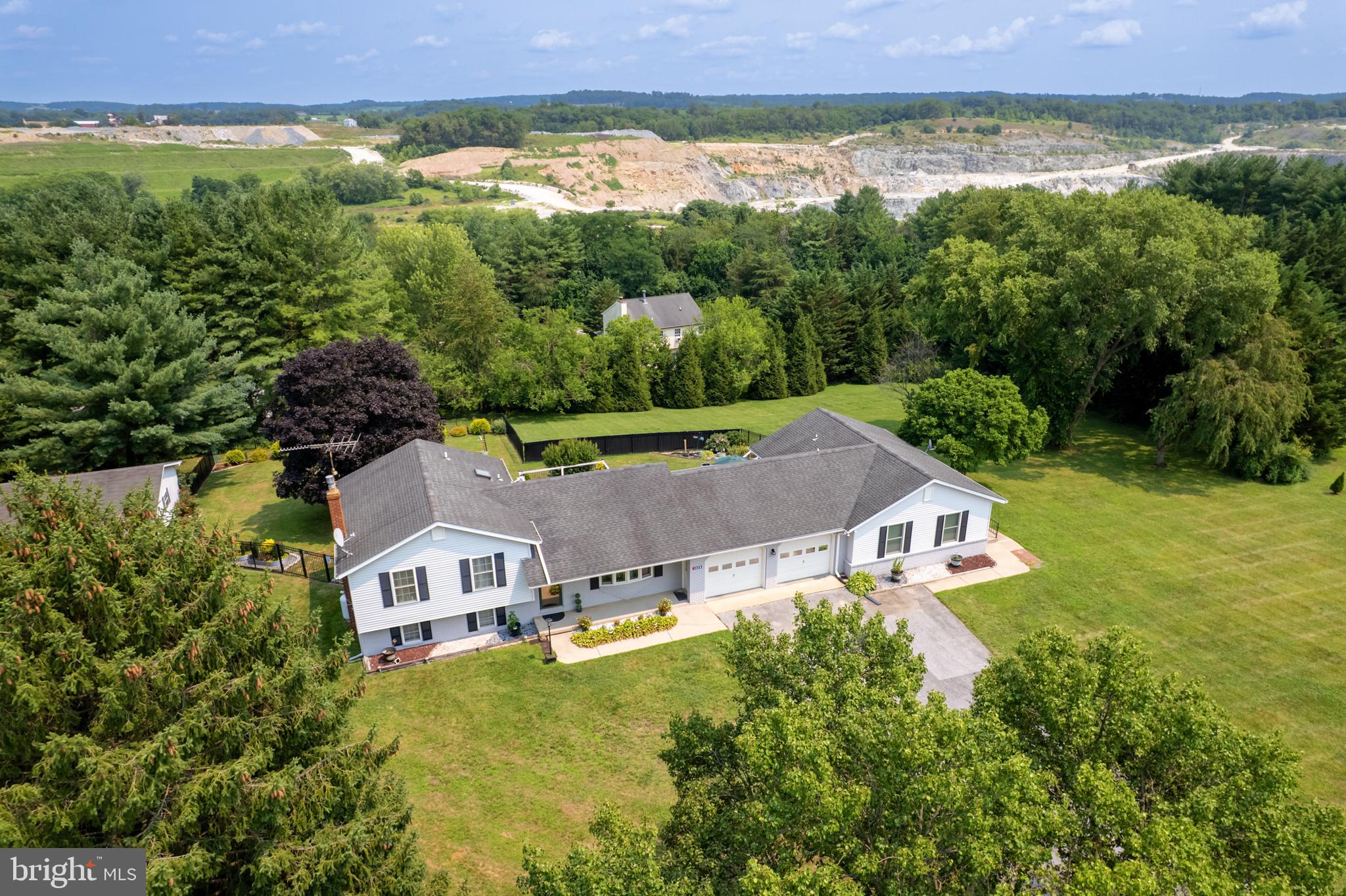 WALNUT HILL - Residential