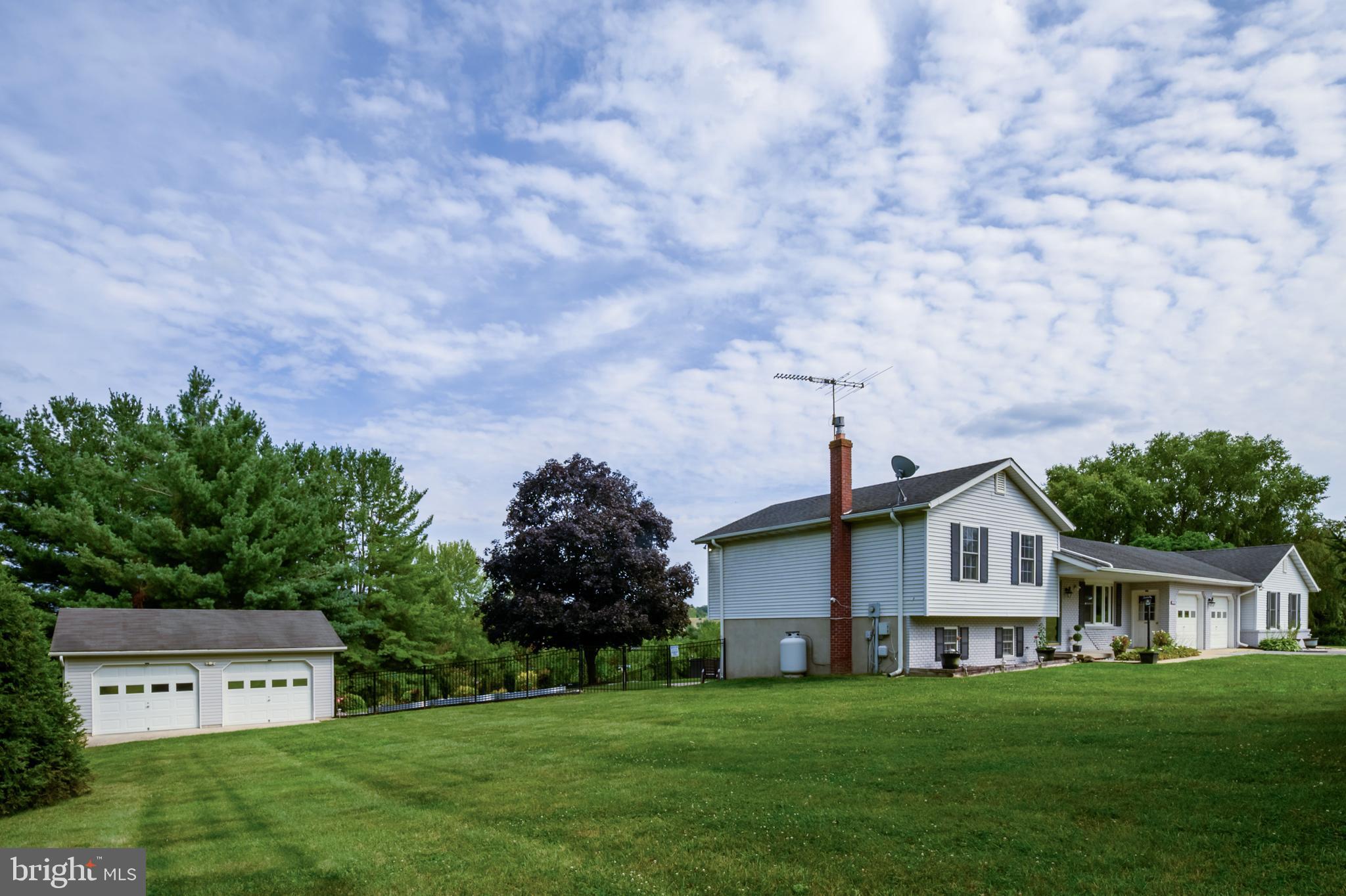 WALNUT HILL - Residential